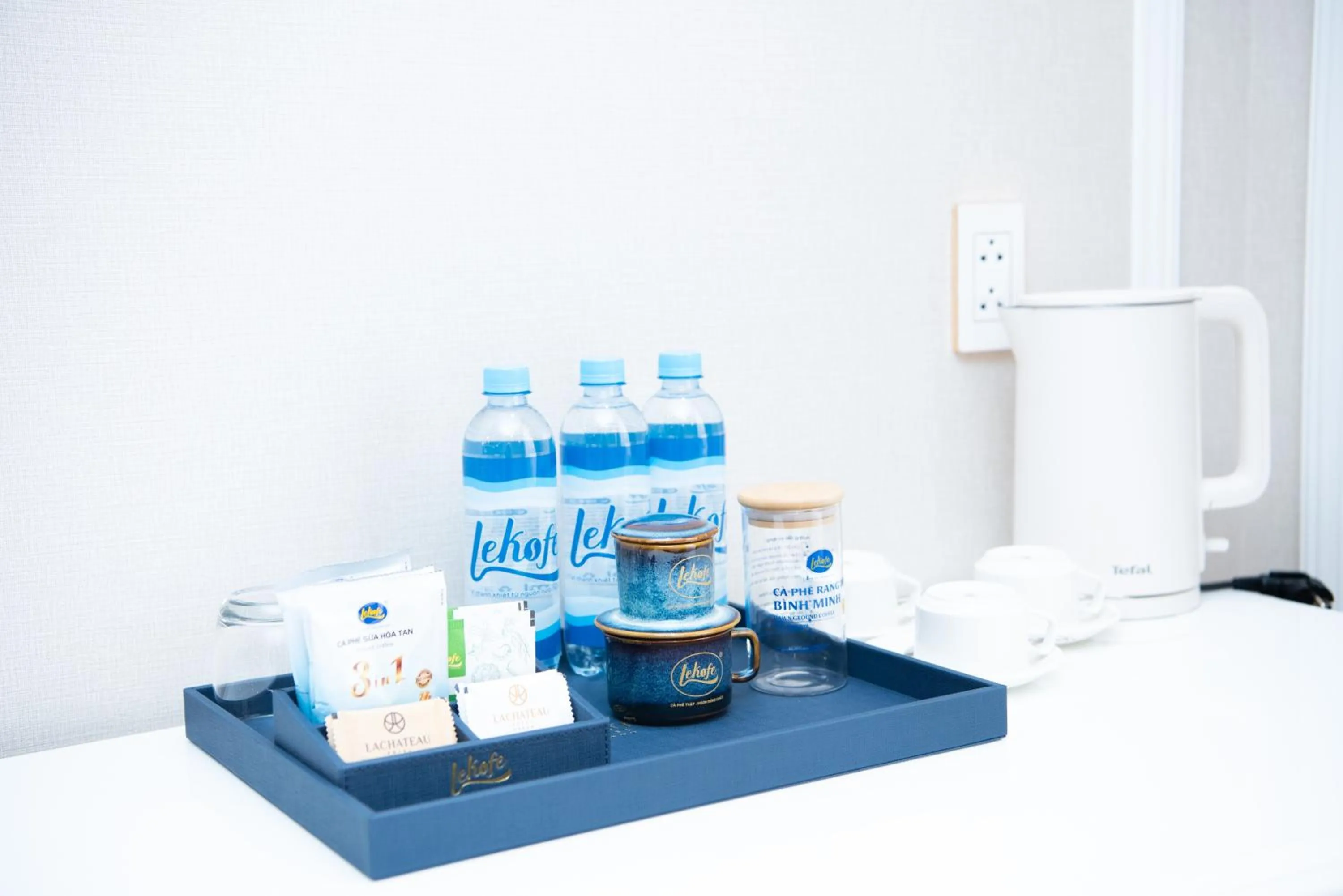 Coffee/tea facilities in LaChateau