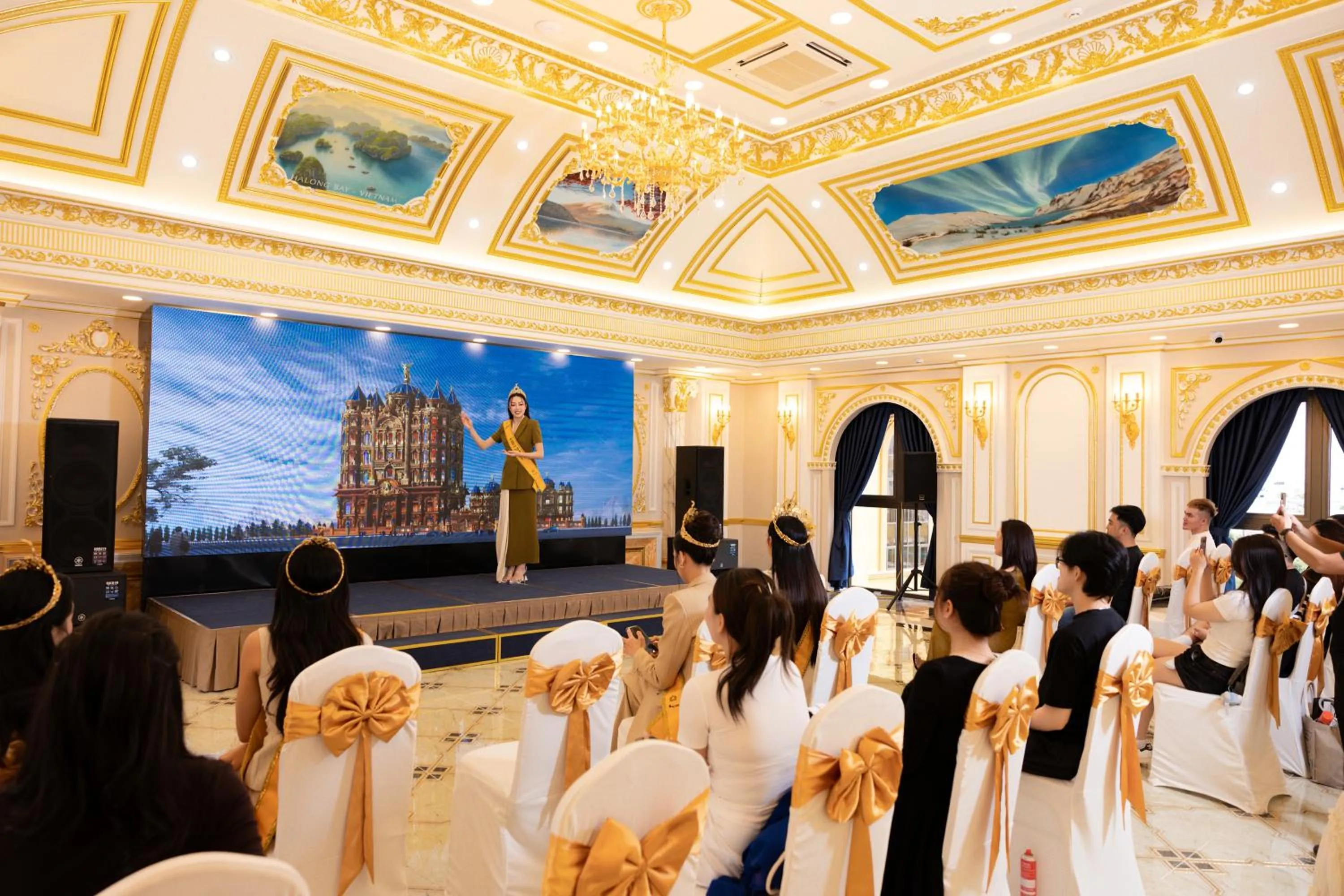 Meeting/conference room in LaChateau