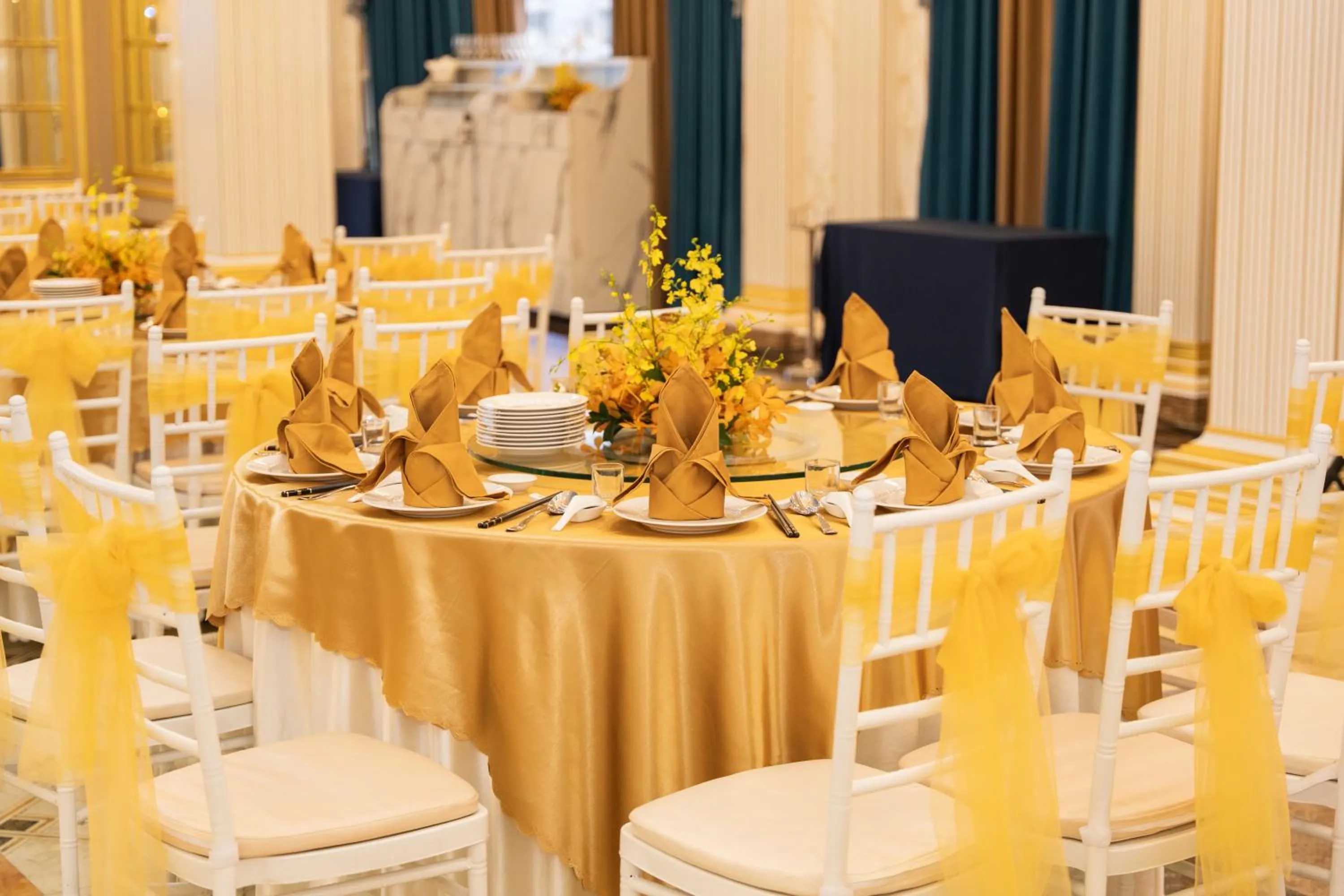 Restaurant/places to eat in LaChateau