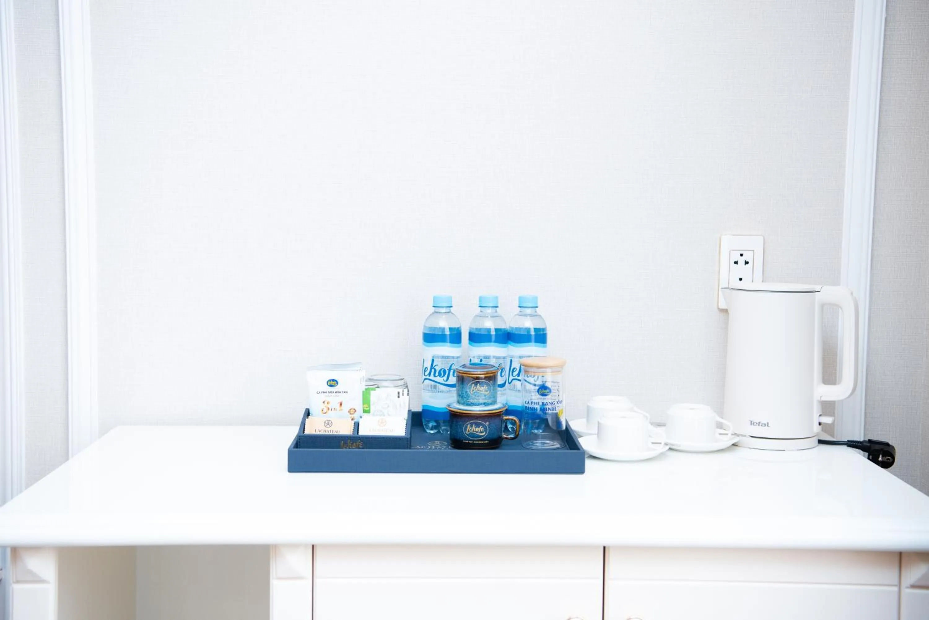 Coffee/tea facilities in LaChateau