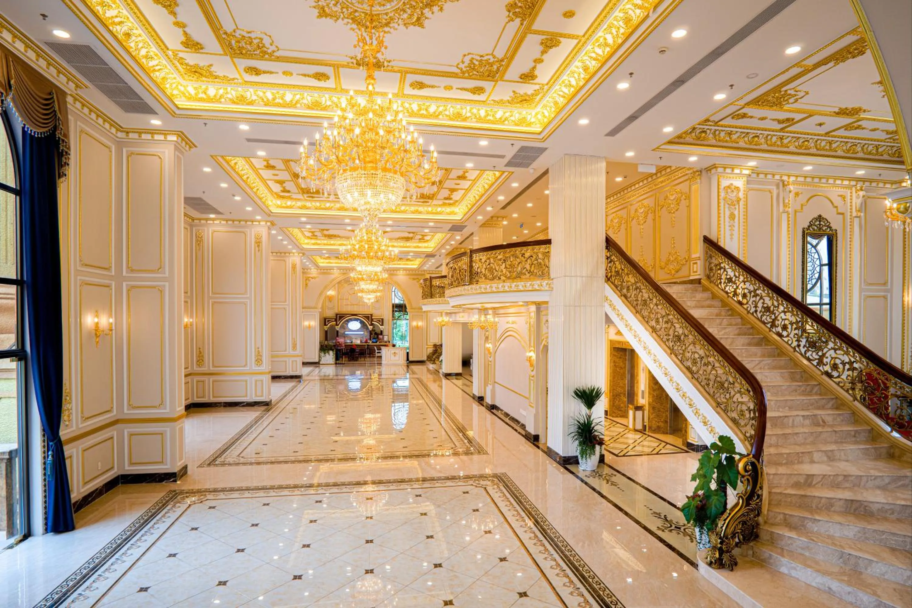 Lobby or reception in LaChateau