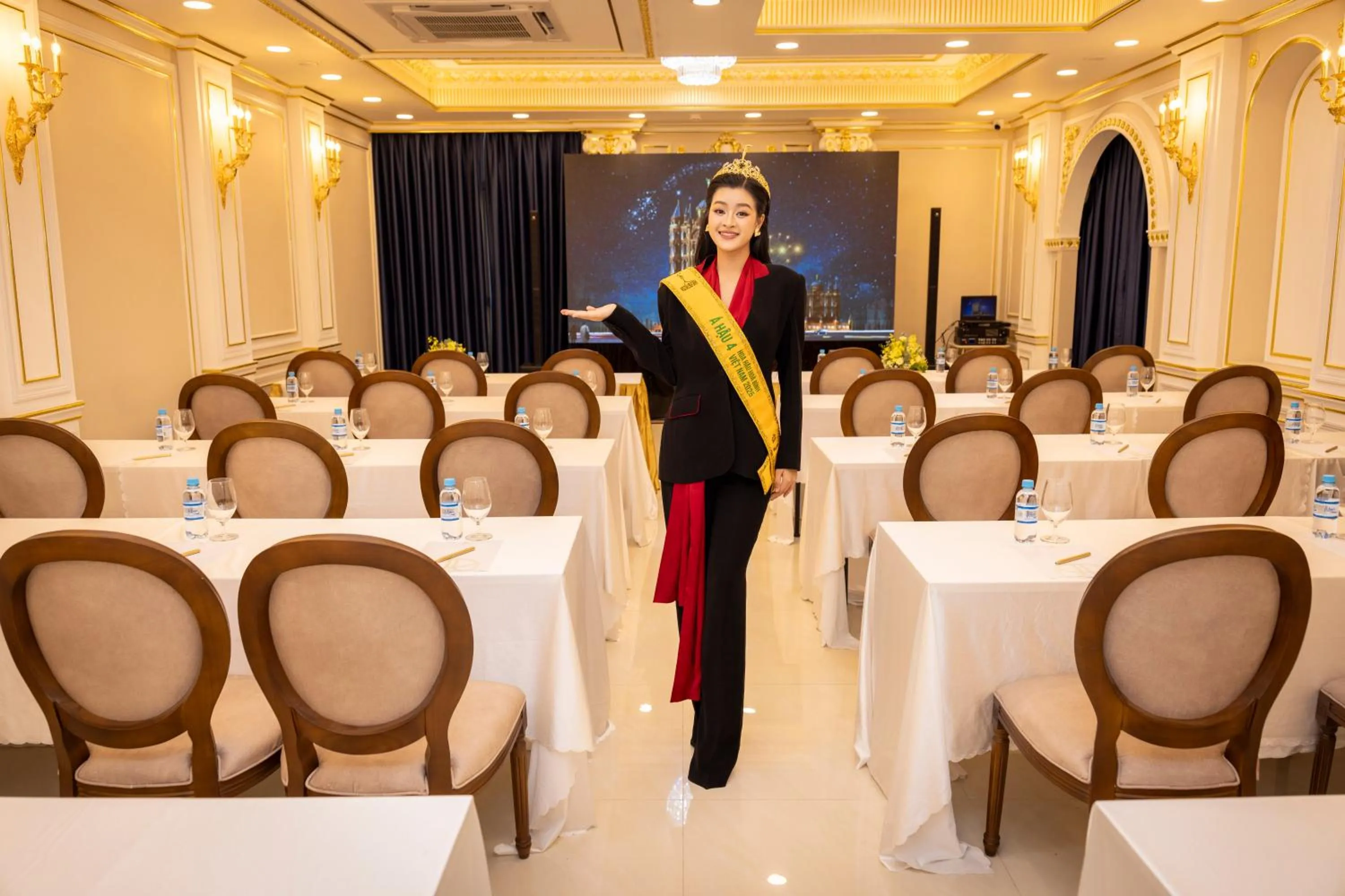 Meeting/conference room in LaChateau