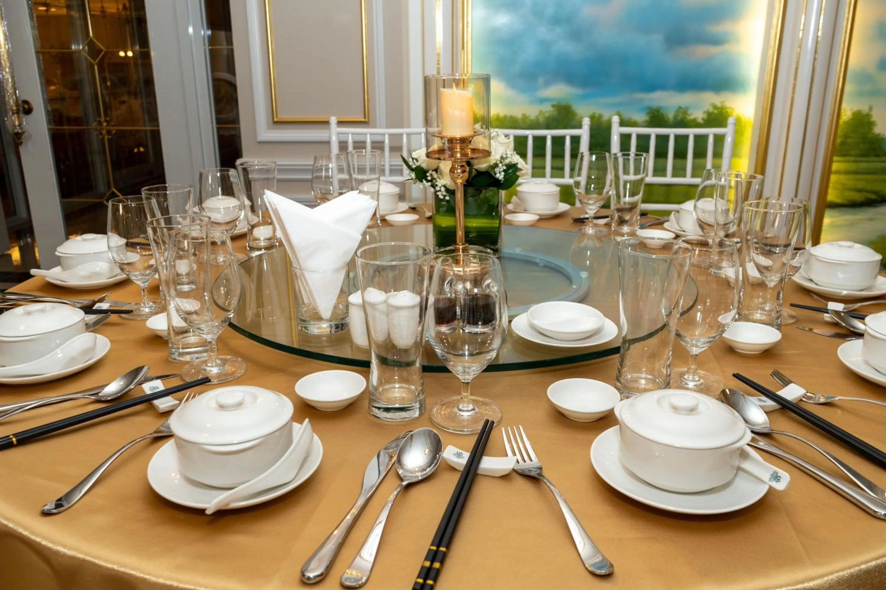 Restaurant/places to eat in LaChateau