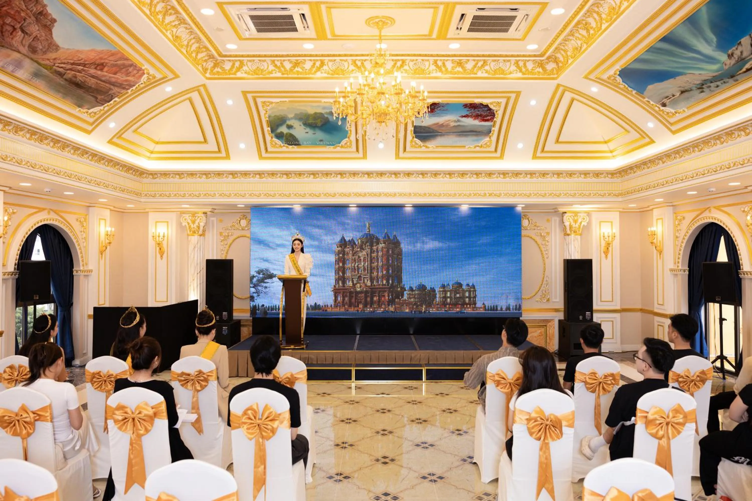 Meeting/conference room in LaChateau