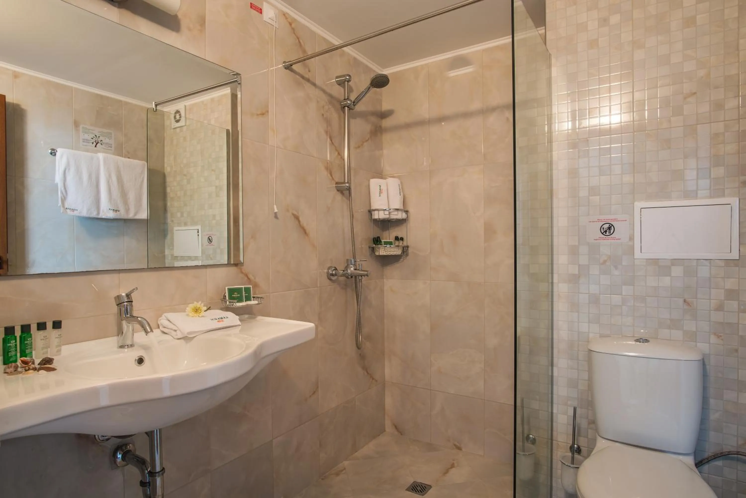 Bathroom in Hotel Miramar Sozopol