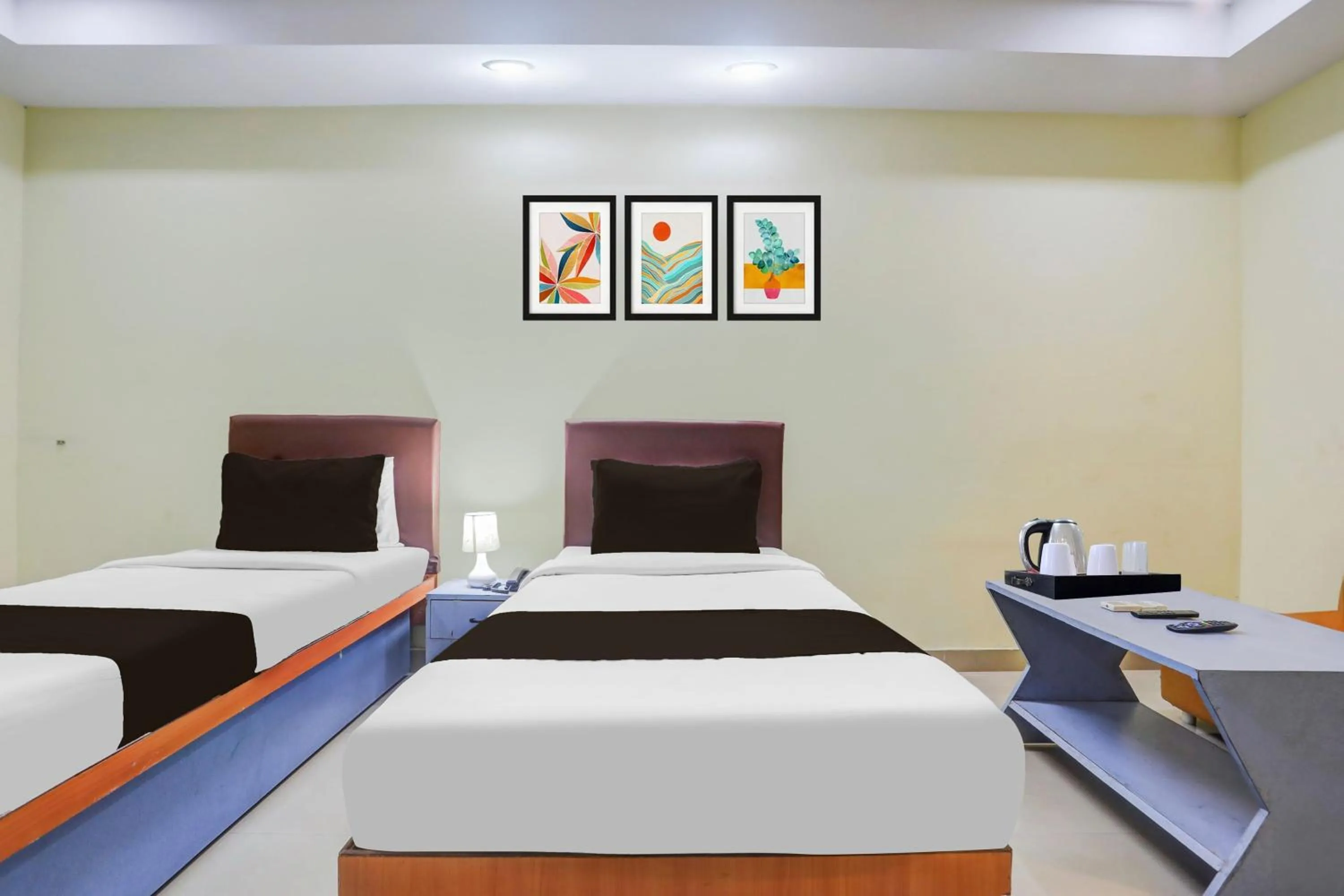 Bedroom, Bed in Super Collection O Nellore Subbareddy Government Hospital Formerly Hotel Rama Royal