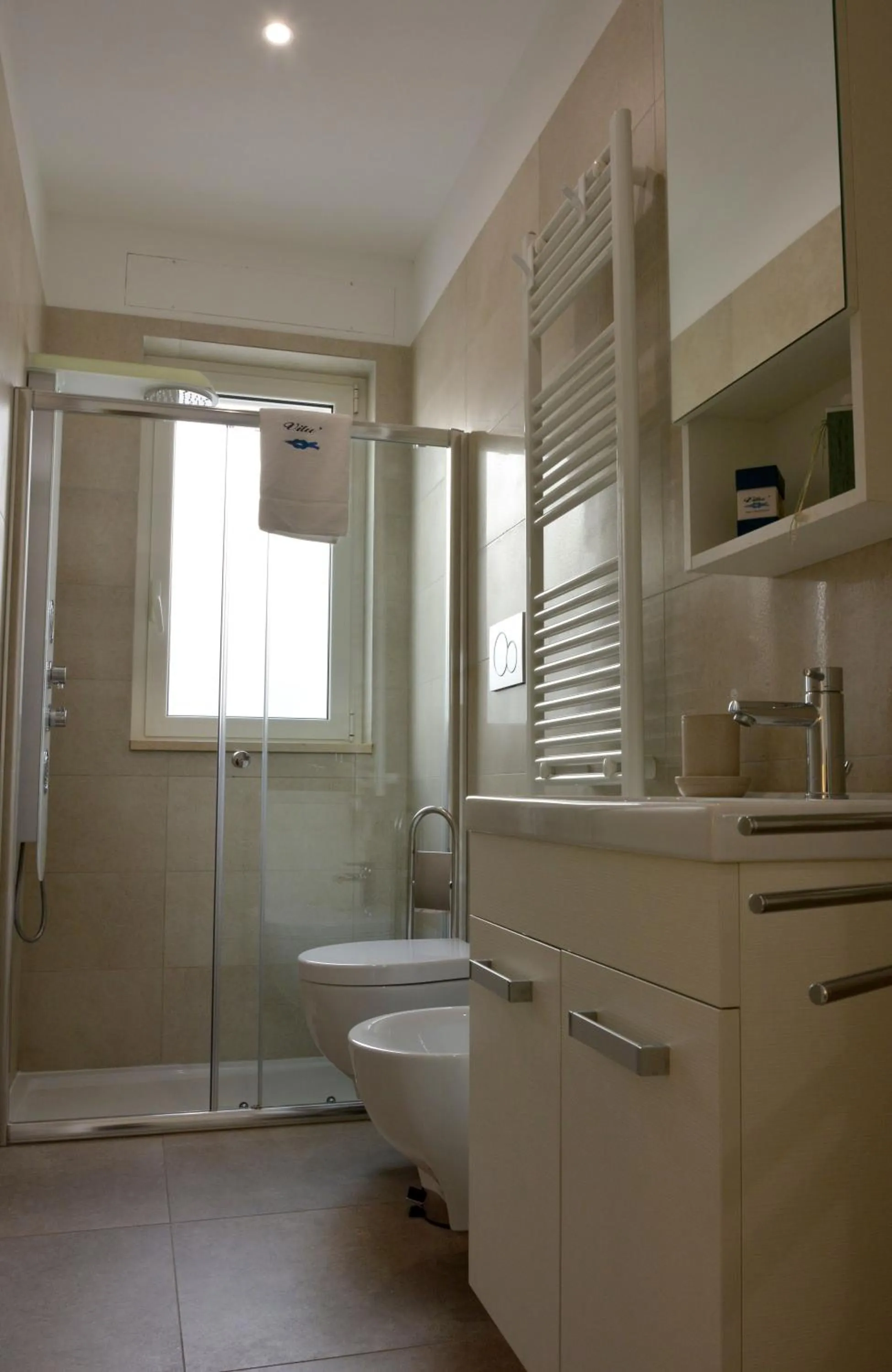 Shower in Vilu Suite Mare