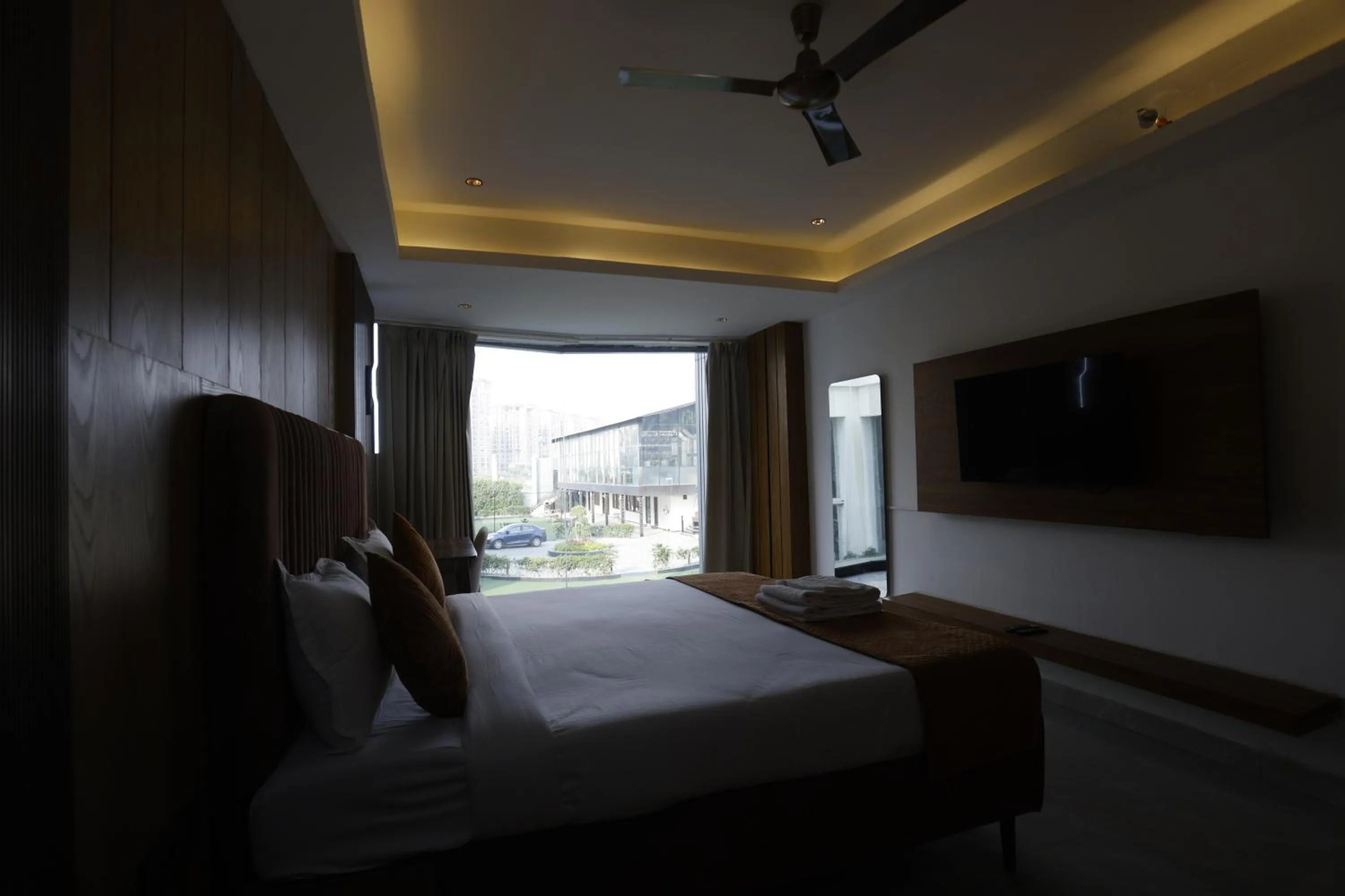 Bed in The Hoften Lotus Court, Noida