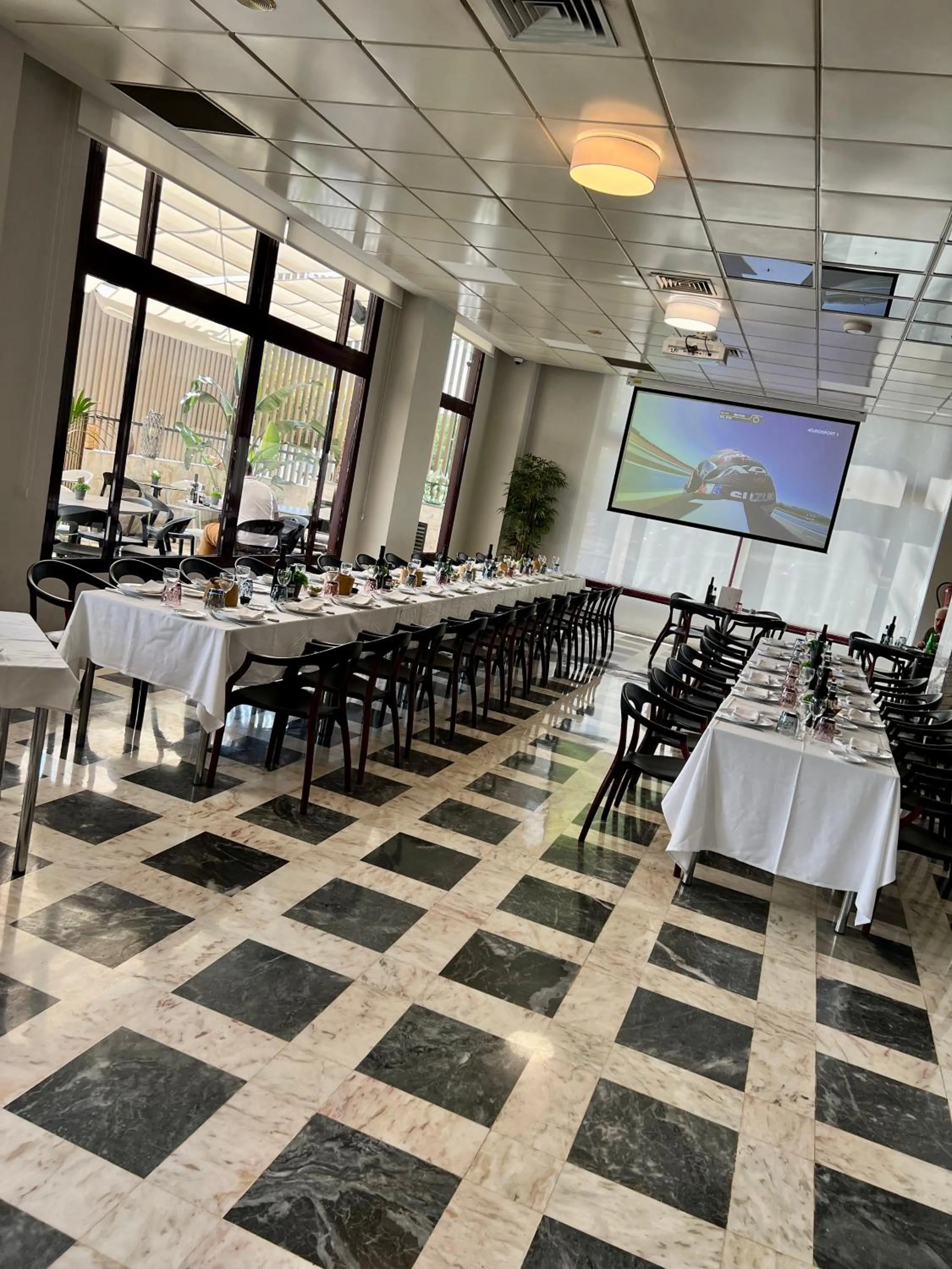 Restaurant/places to eat in Hotel Turia Valencia