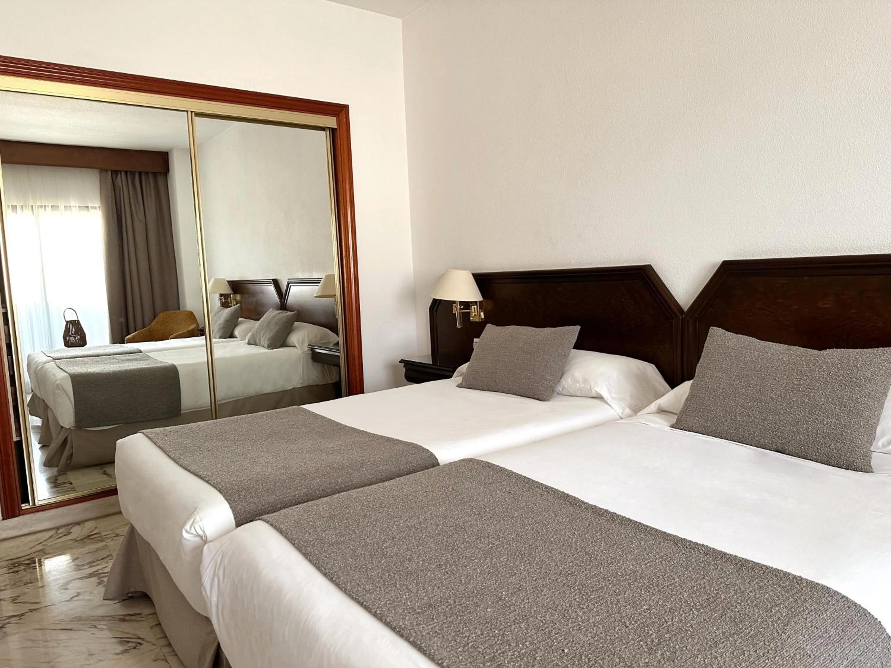 Bed in Hotel Turia Valencia