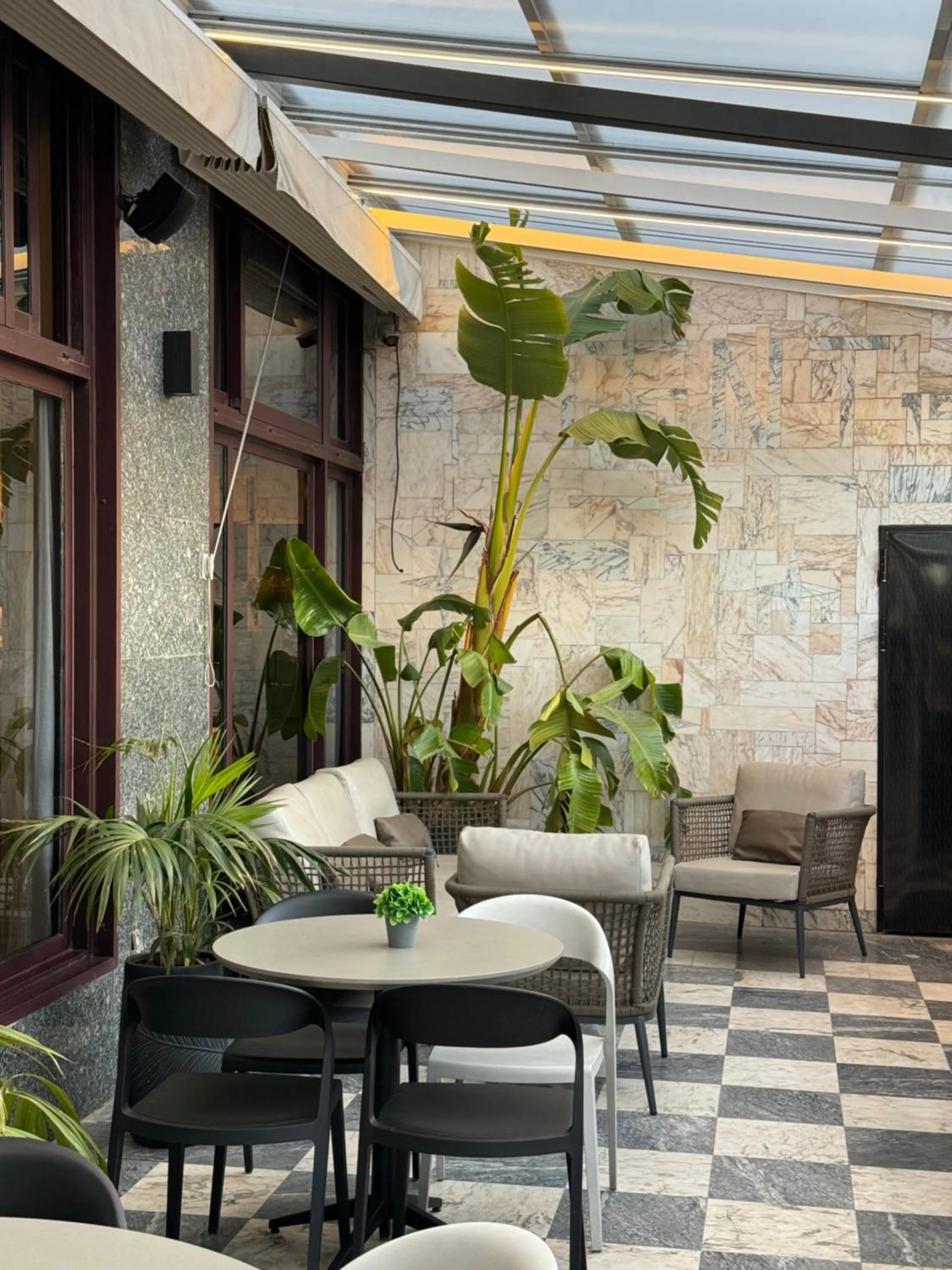 Restaurant/places to eat in Hotel Turia Valencia