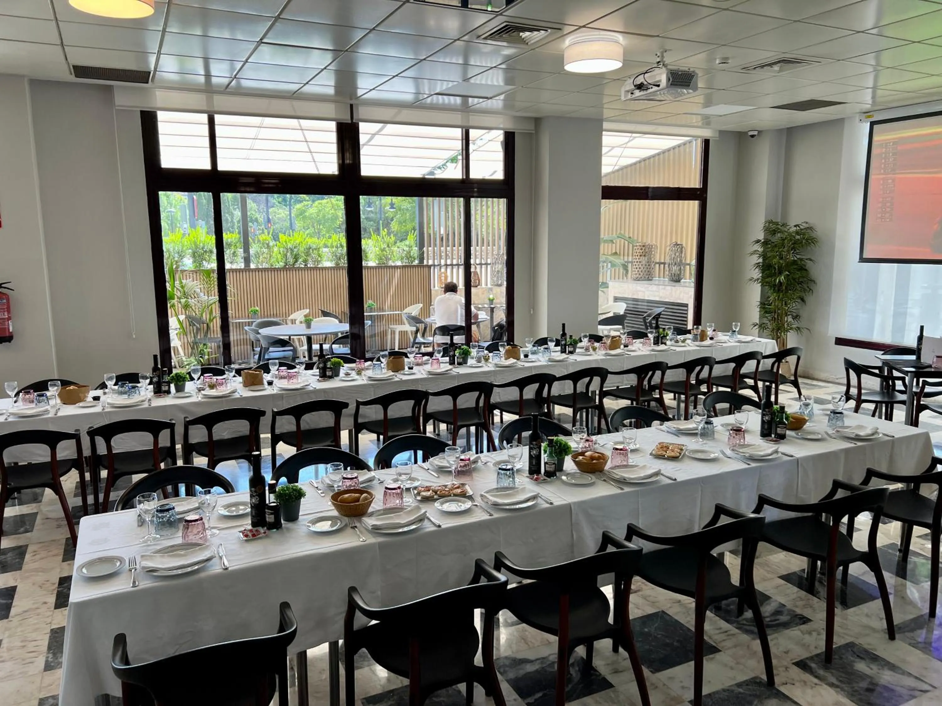 Food and drinks in Hotel Turia Valencia