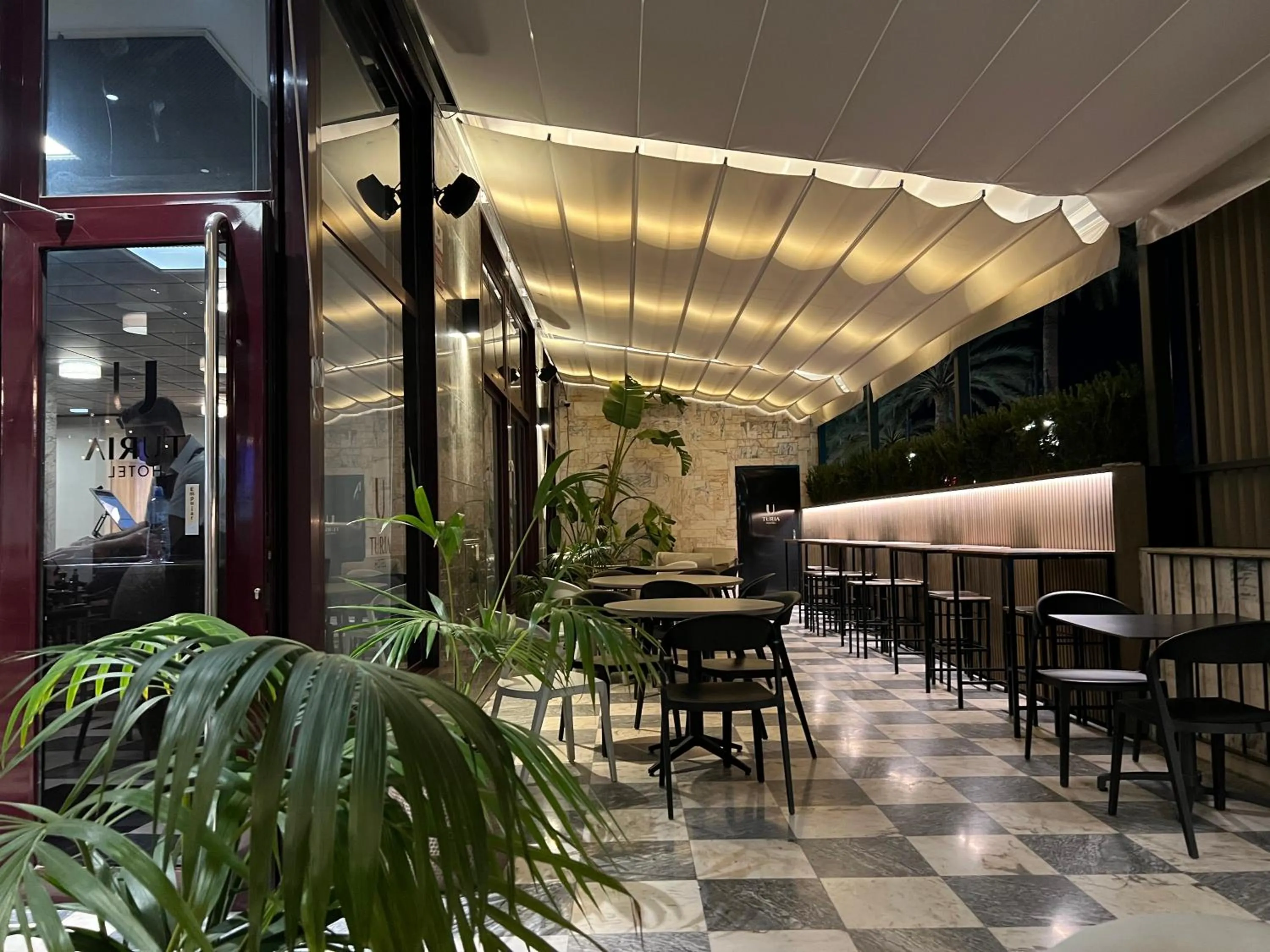 Restaurant/places to eat in Hotel Turia Valencia