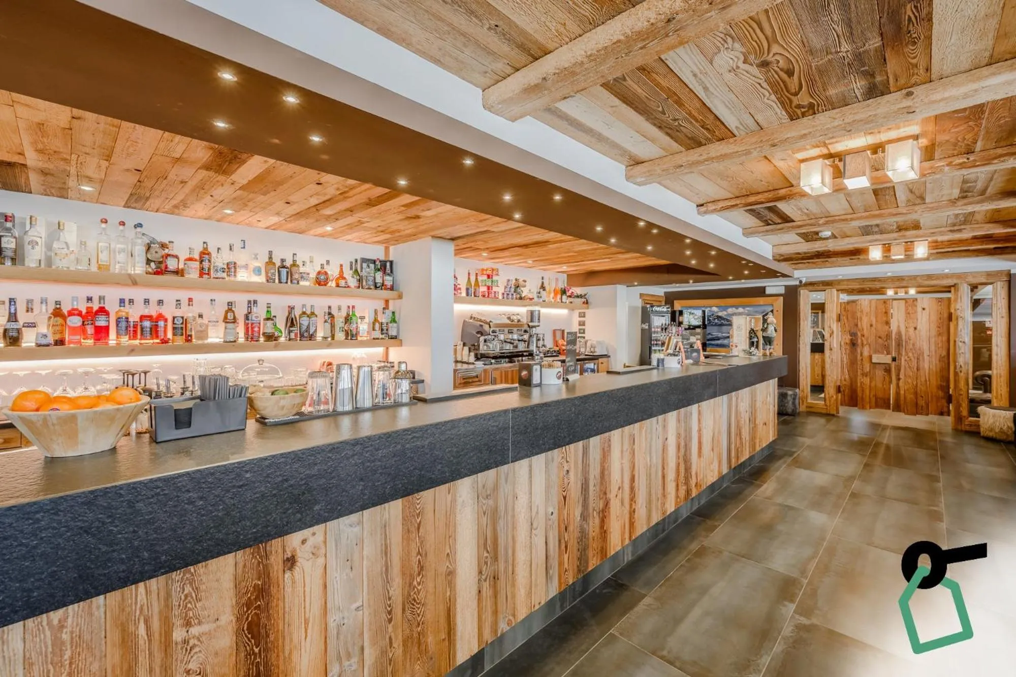 Lounge or bar in Hotiday Sestriere Ski Run