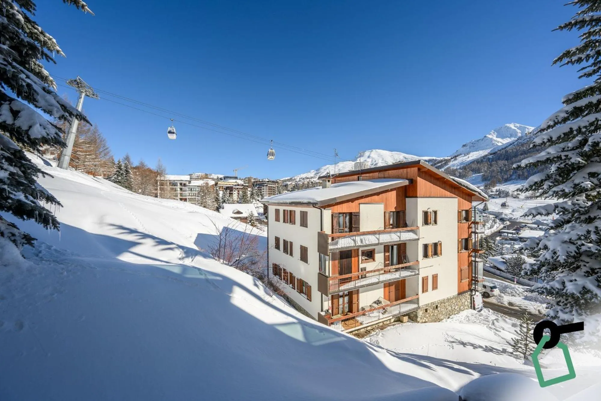 Mountain view in Hotiday Sestriere Ski Run