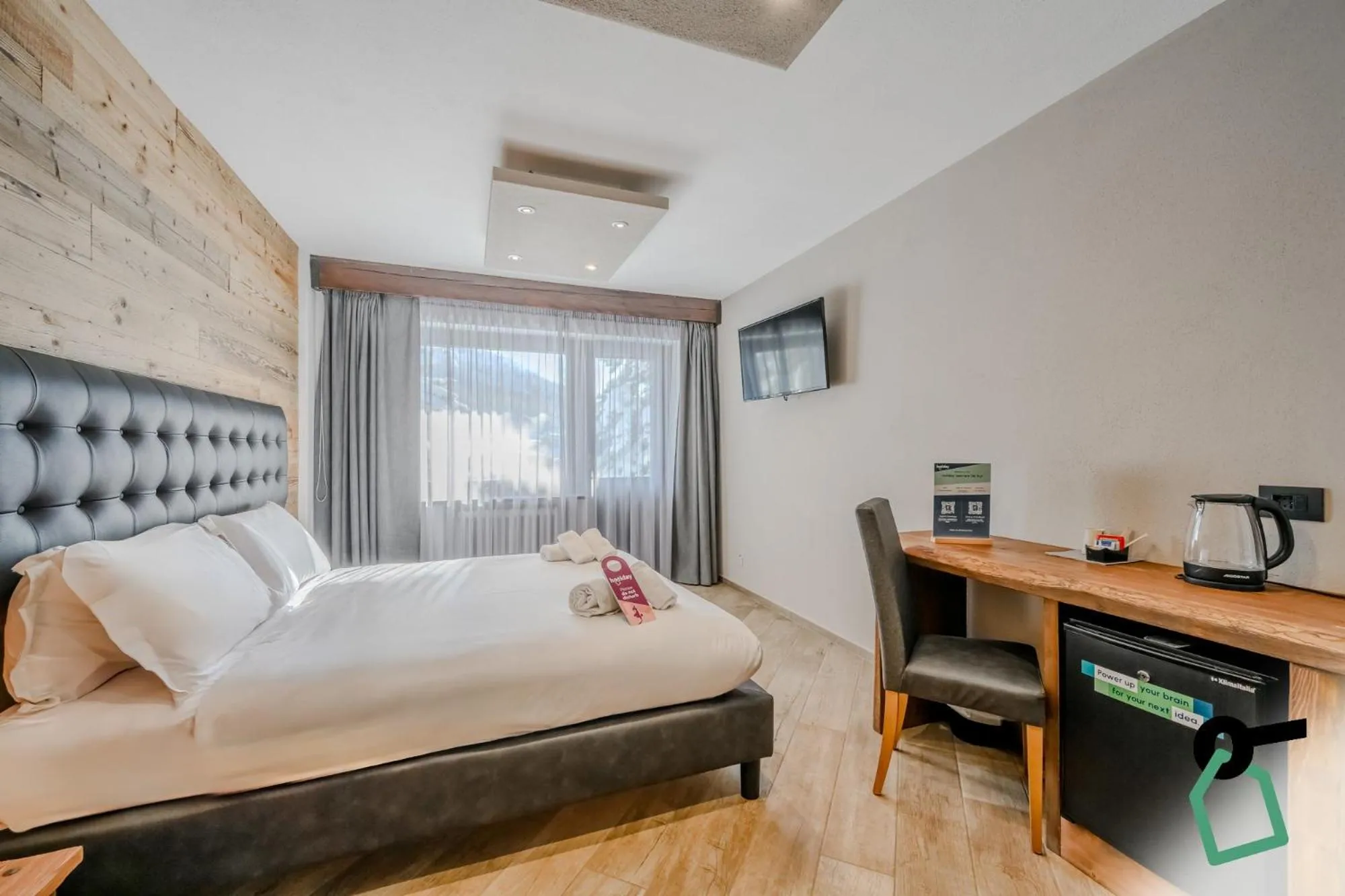 Bedroom, Bed in Hotiday Sestriere Ski Run