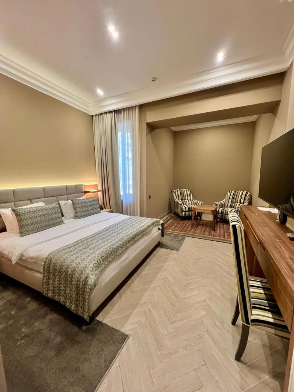 Photo of the whole room, Bed in Plaza Viktoria Hotel Yerevan