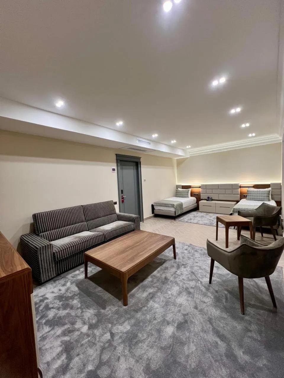 Photo of the whole room in Plaza Viktoria Hotel Yerevan