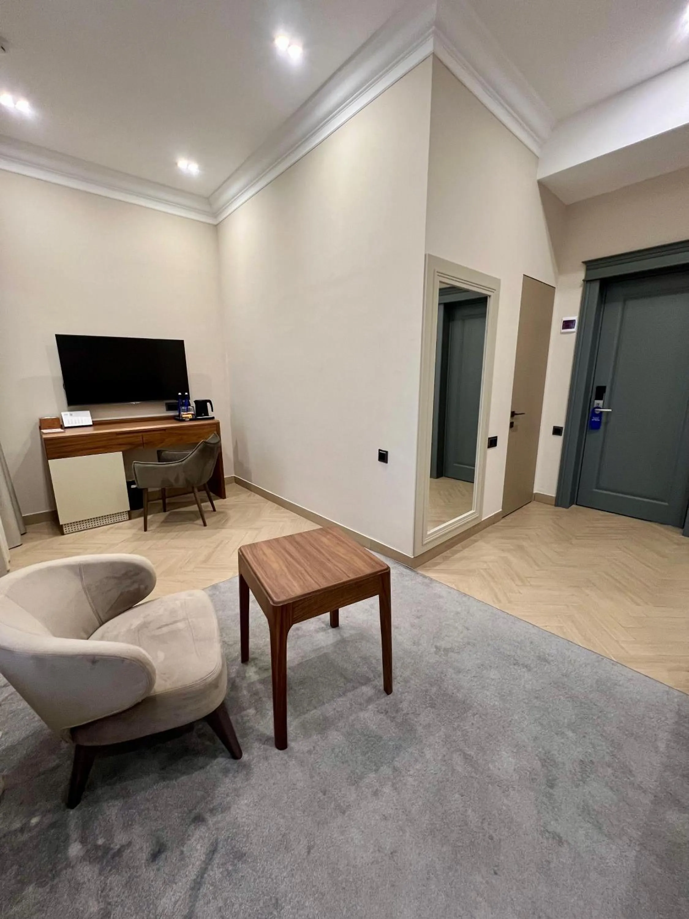 Photo of the whole room in Plaza Viktoria Hotel Yerevan