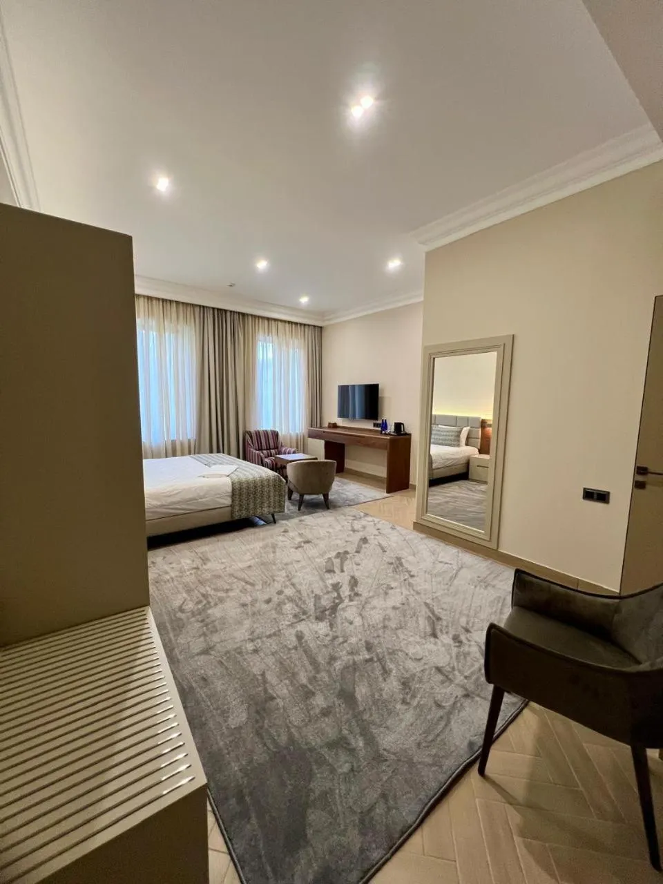 Photo of the whole room, Bed in Plaza Viktoria Hotel Yerevan