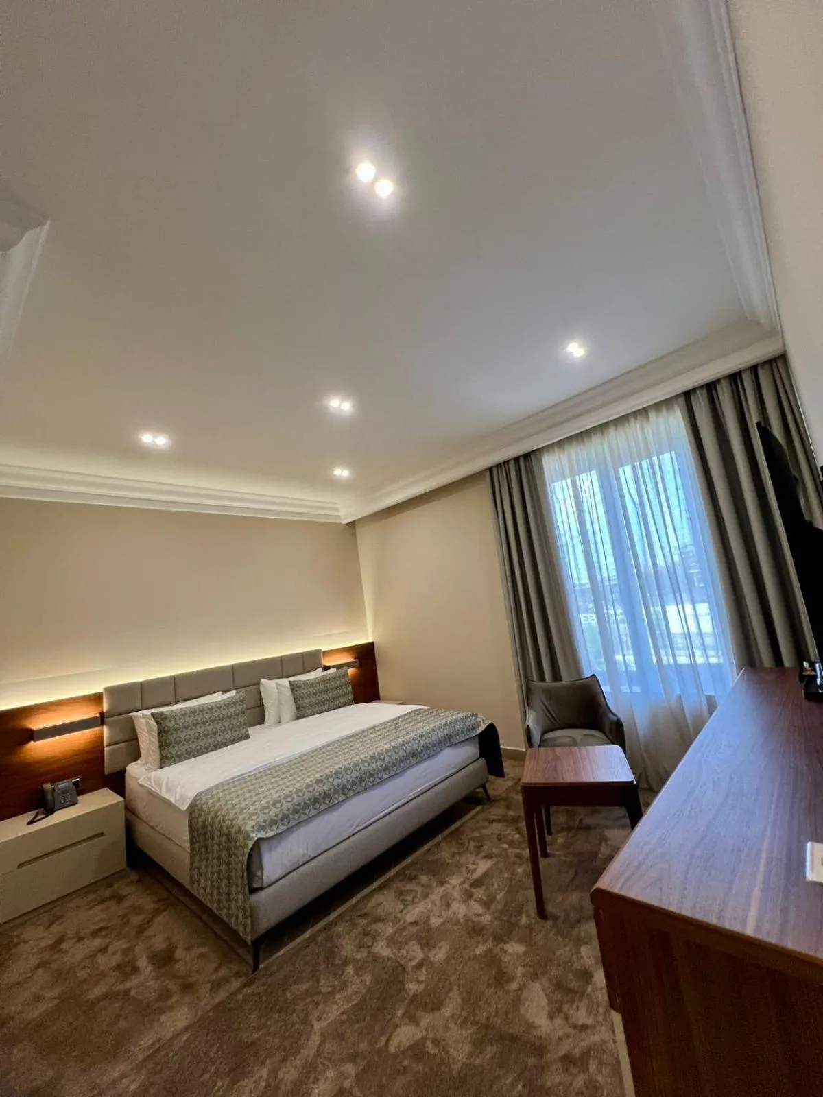 Photo of the whole room, Bed in Plaza Viktoria Hotel Yerevan