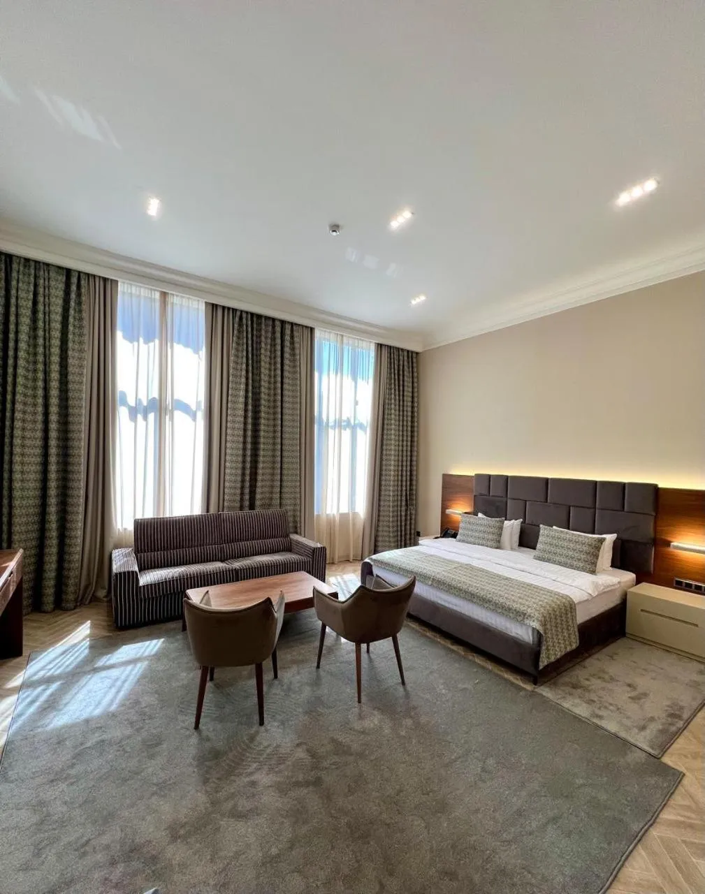 Photo of the whole room, Bed in Plaza Viktoria Hotel Yerevan