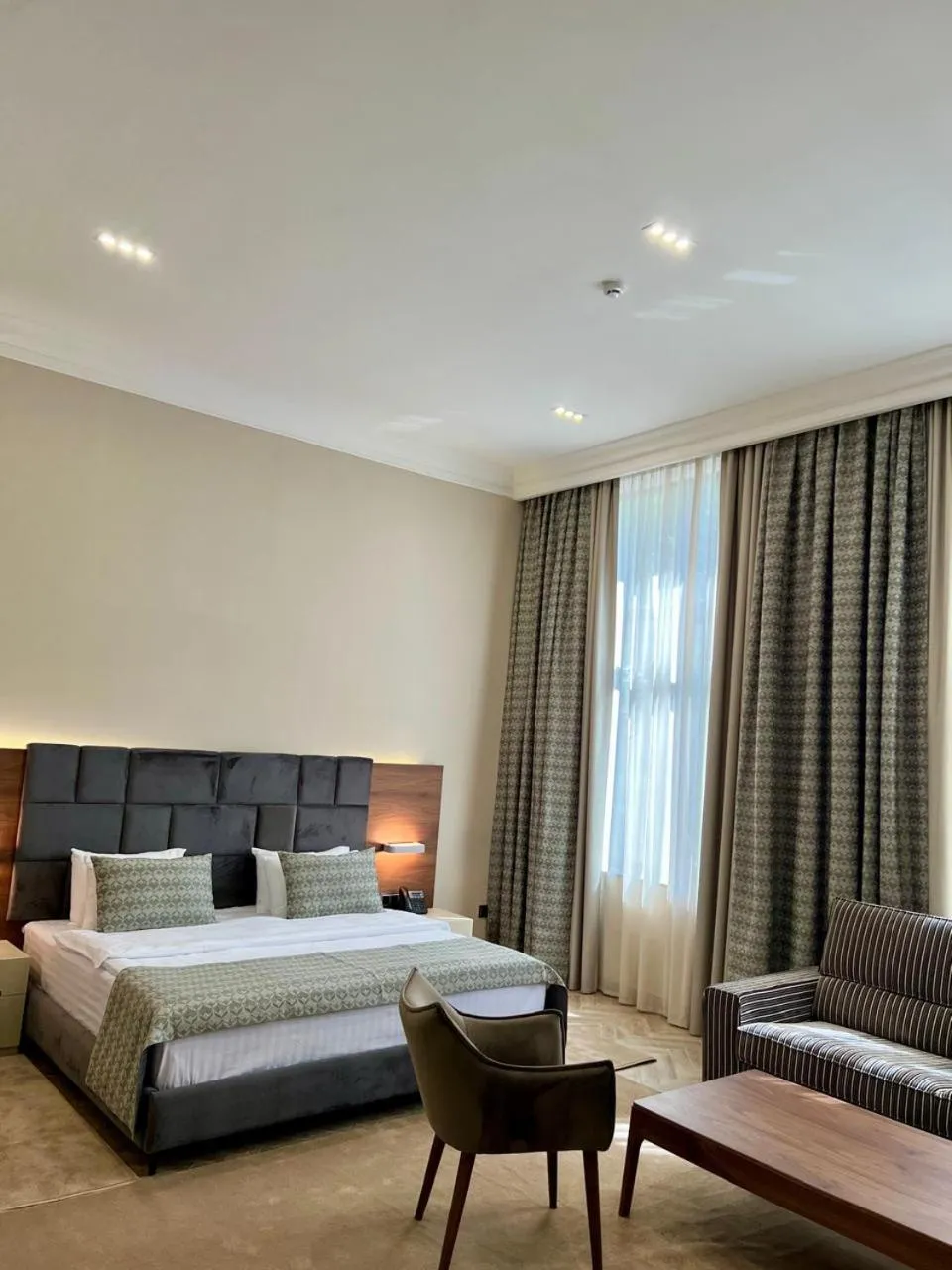 Photo of the whole room, Bed in Plaza Viktoria Hotel Yerevan