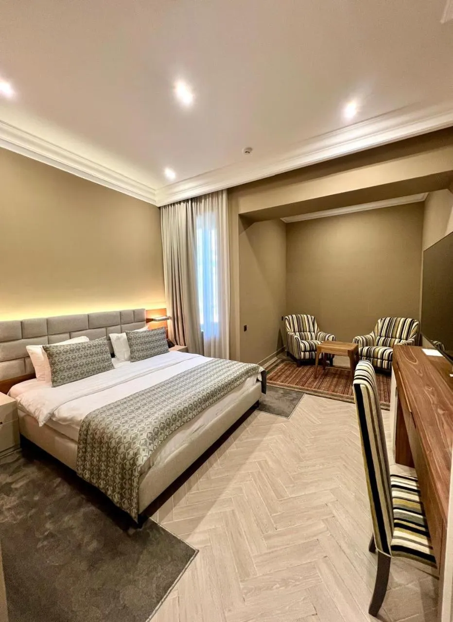 Photo of the whole room, Bed in Plaza Viktoria Hotel Yerevan