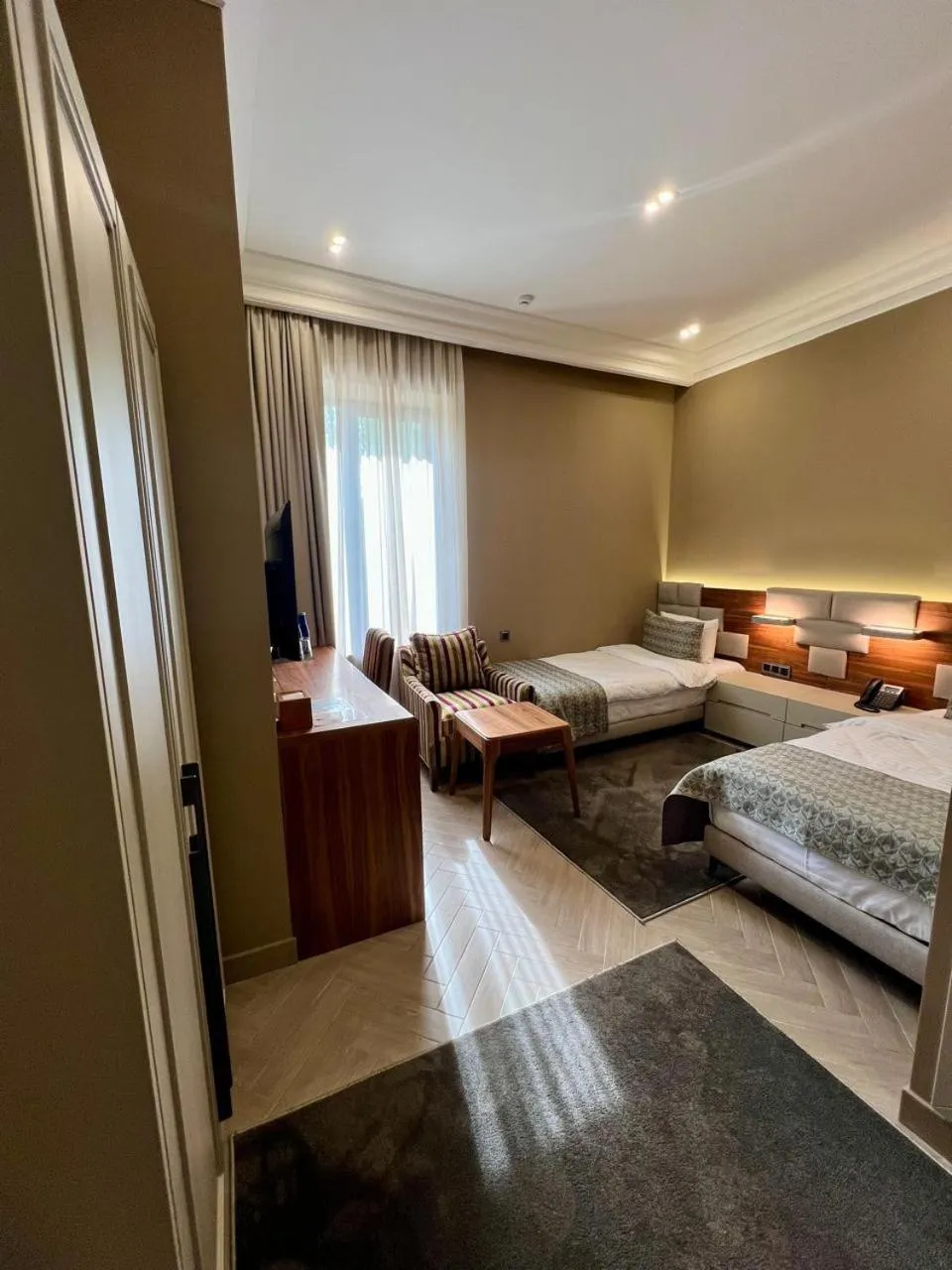 Photo of the whole room, Bed in Plaza Viktoria Hotel Yerevan