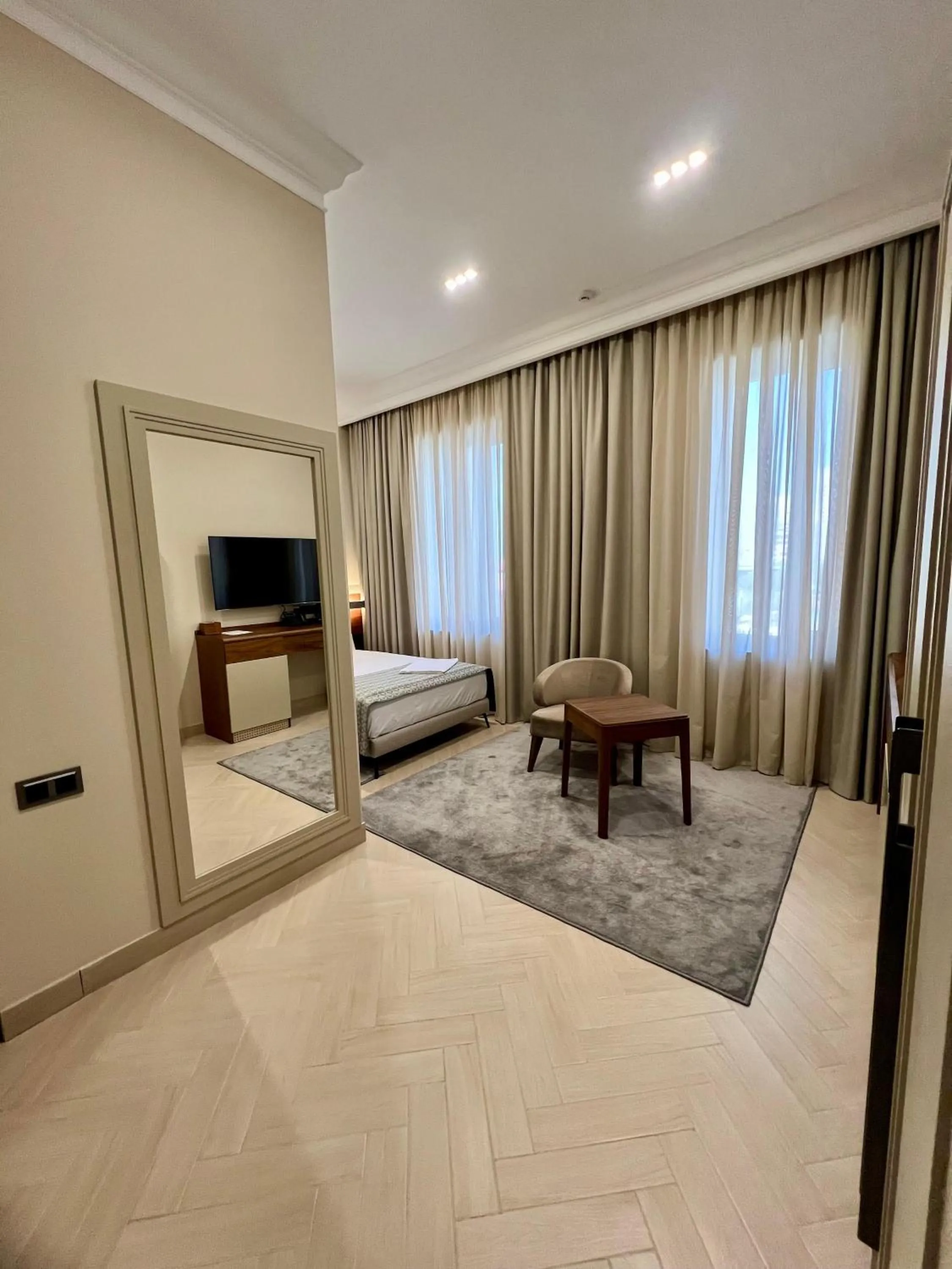 Photo of the whole room, Bed in Plaza Viktoria Hotel Yerevan