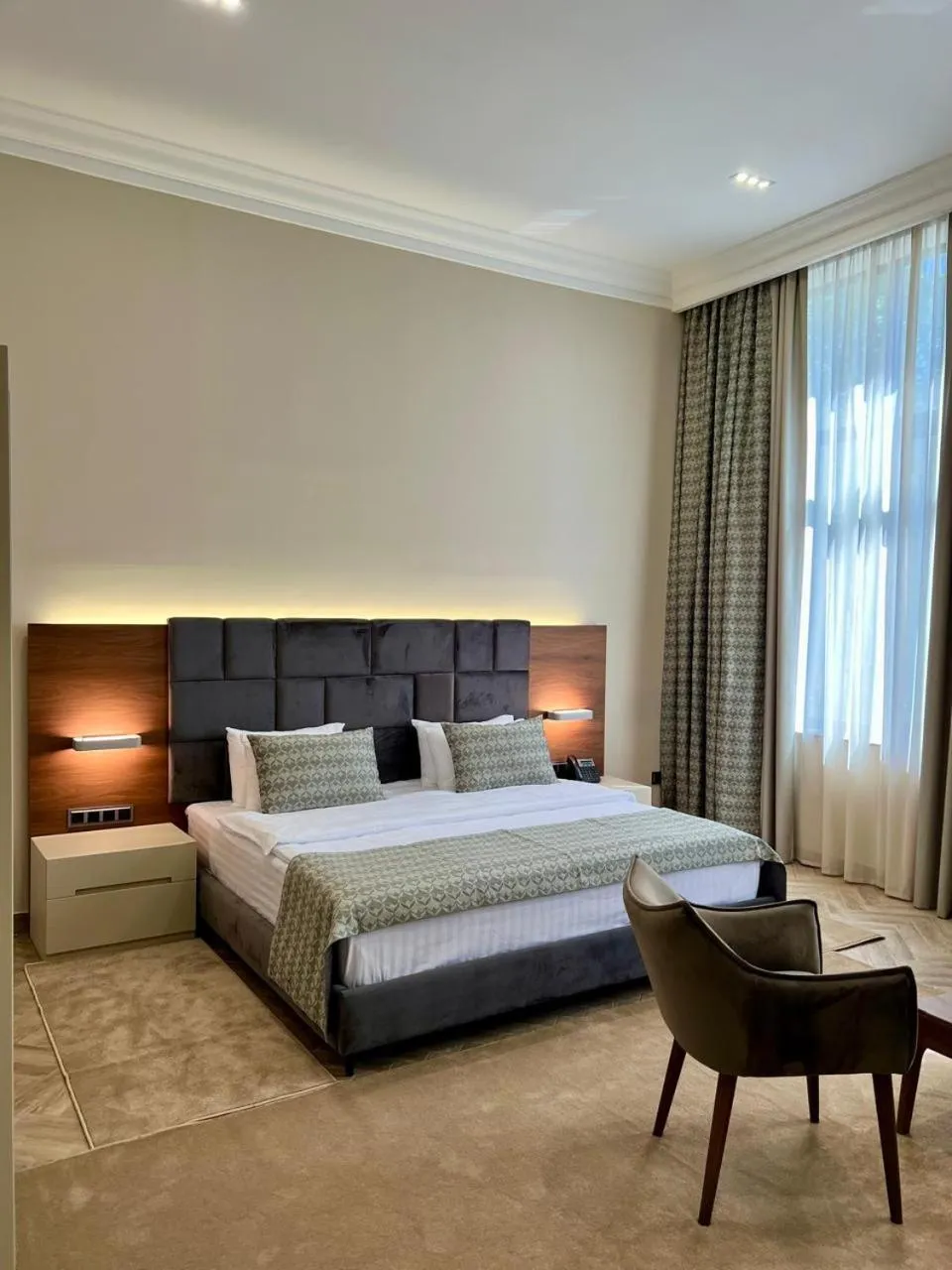 Photo of the whole room, Bed in Plaza Viktoria Hotel Yerevan