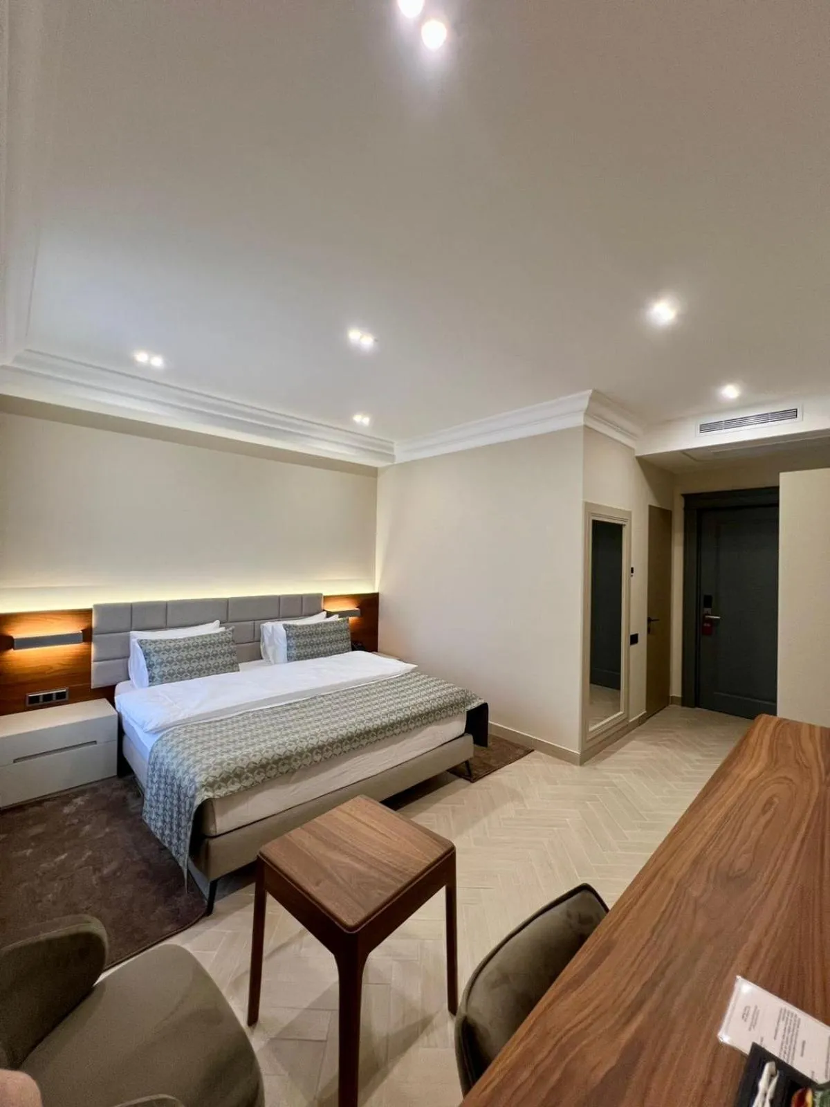 Bedroom, Bed in Plaza Viktoria Hotel Yerevan