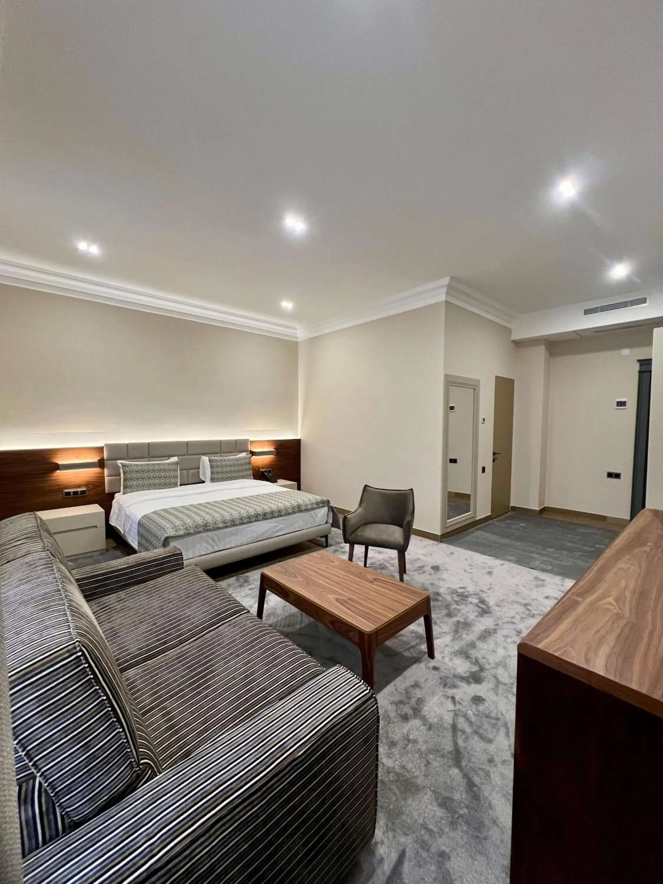 Bedroom, Bed in Plaza Viktoria Hotel Yerevan