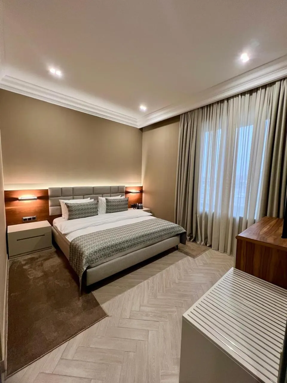 Photo of the whole room, Bed in Plaza Viktoria Hotel Yerevan