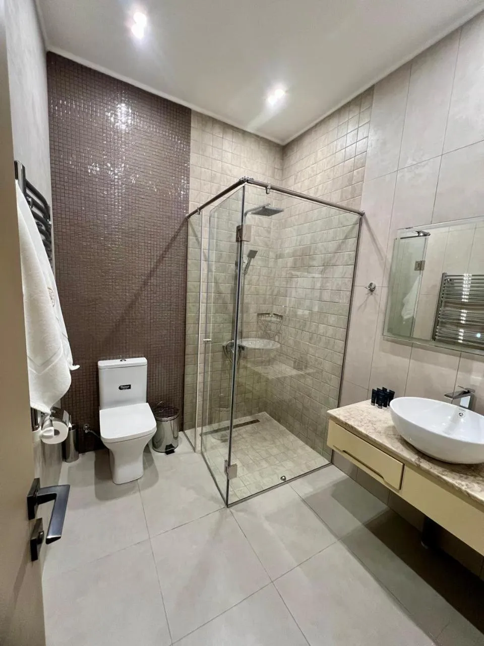 Bathroom in Plaza Viktoria Hotel Yerevan