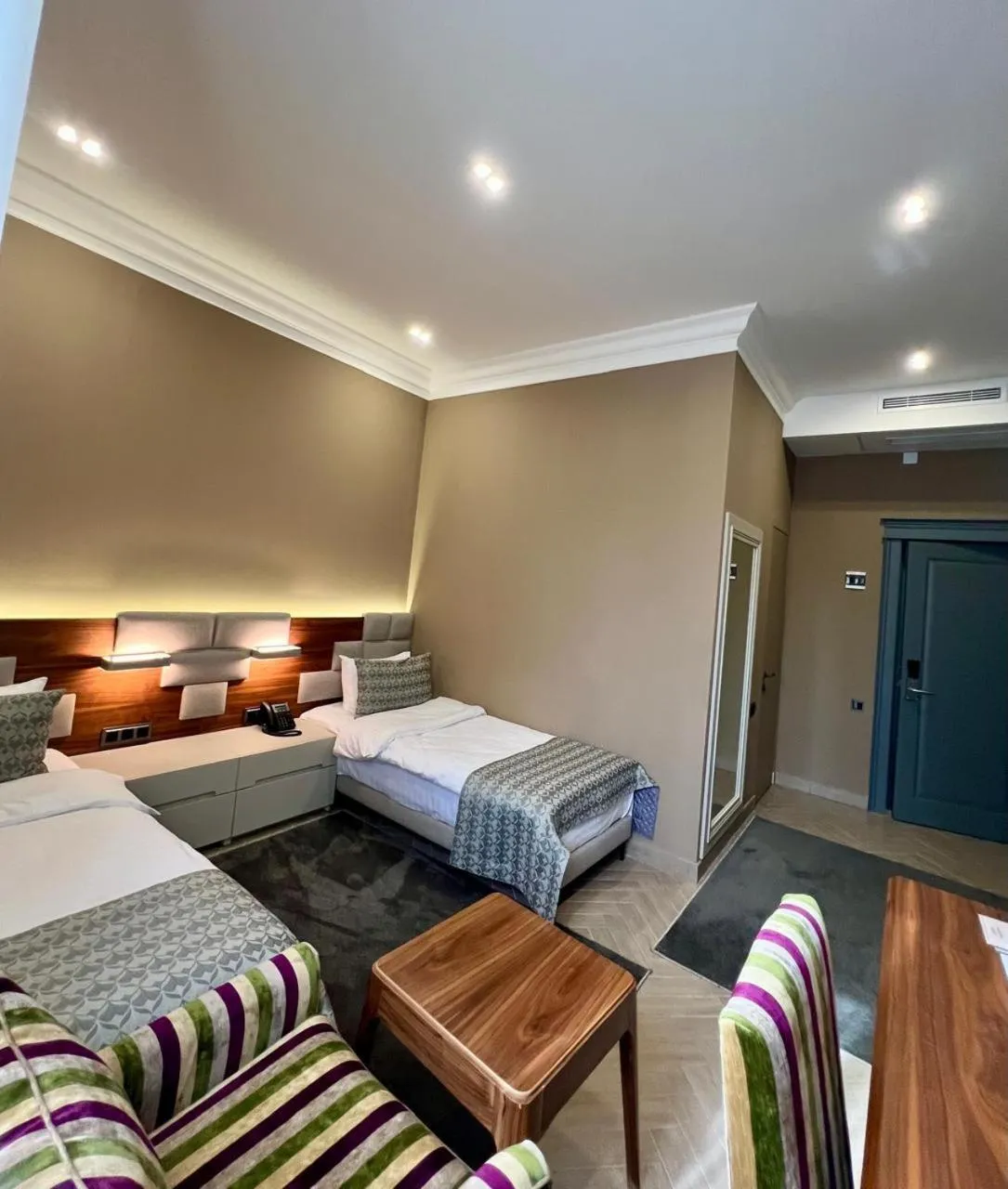 Photo of the whole room, Bed in Plaza Viktoria Hotel Yerevan