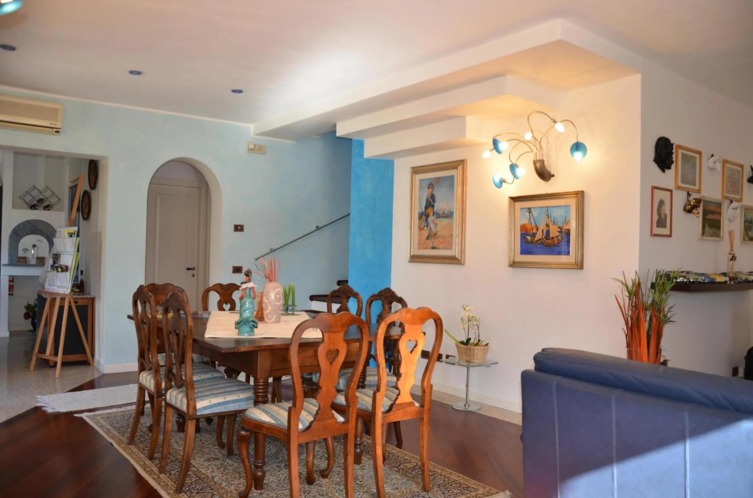 Communal lounge/ TV room in B&B Melograno MC