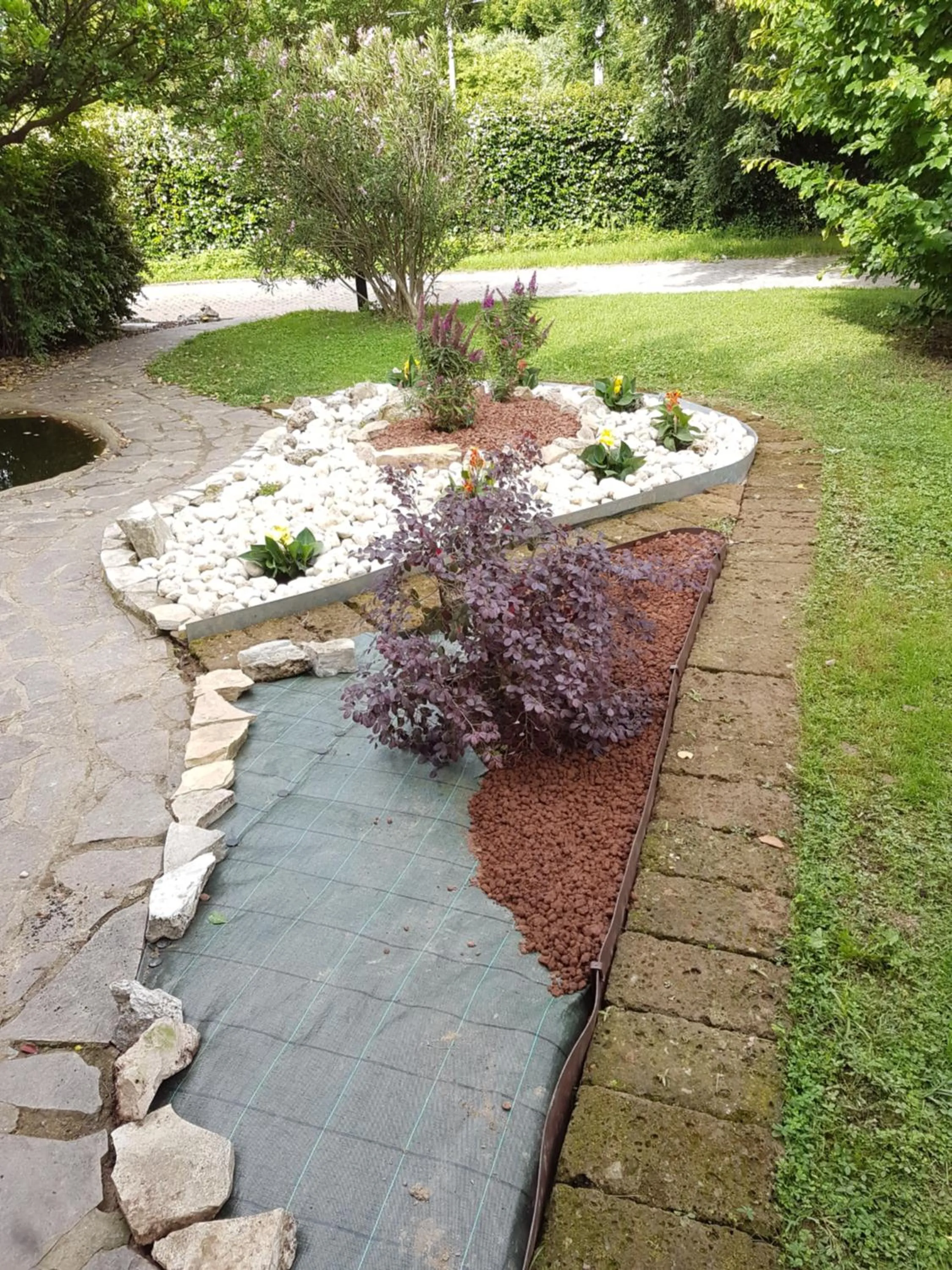 Garden view in B&B Melograno MC