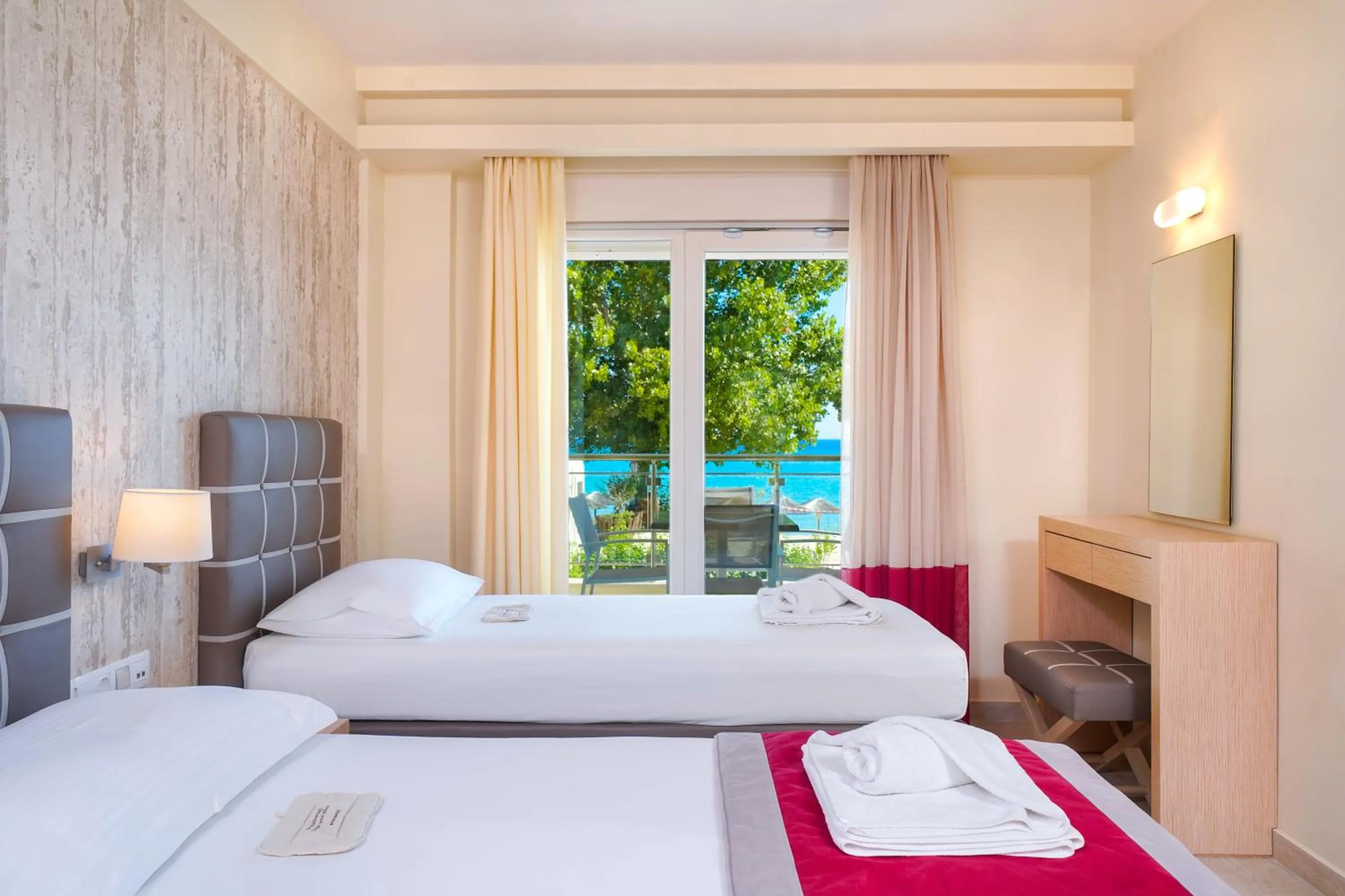 Sea view, Bed in Iliorama Luxury Apartments