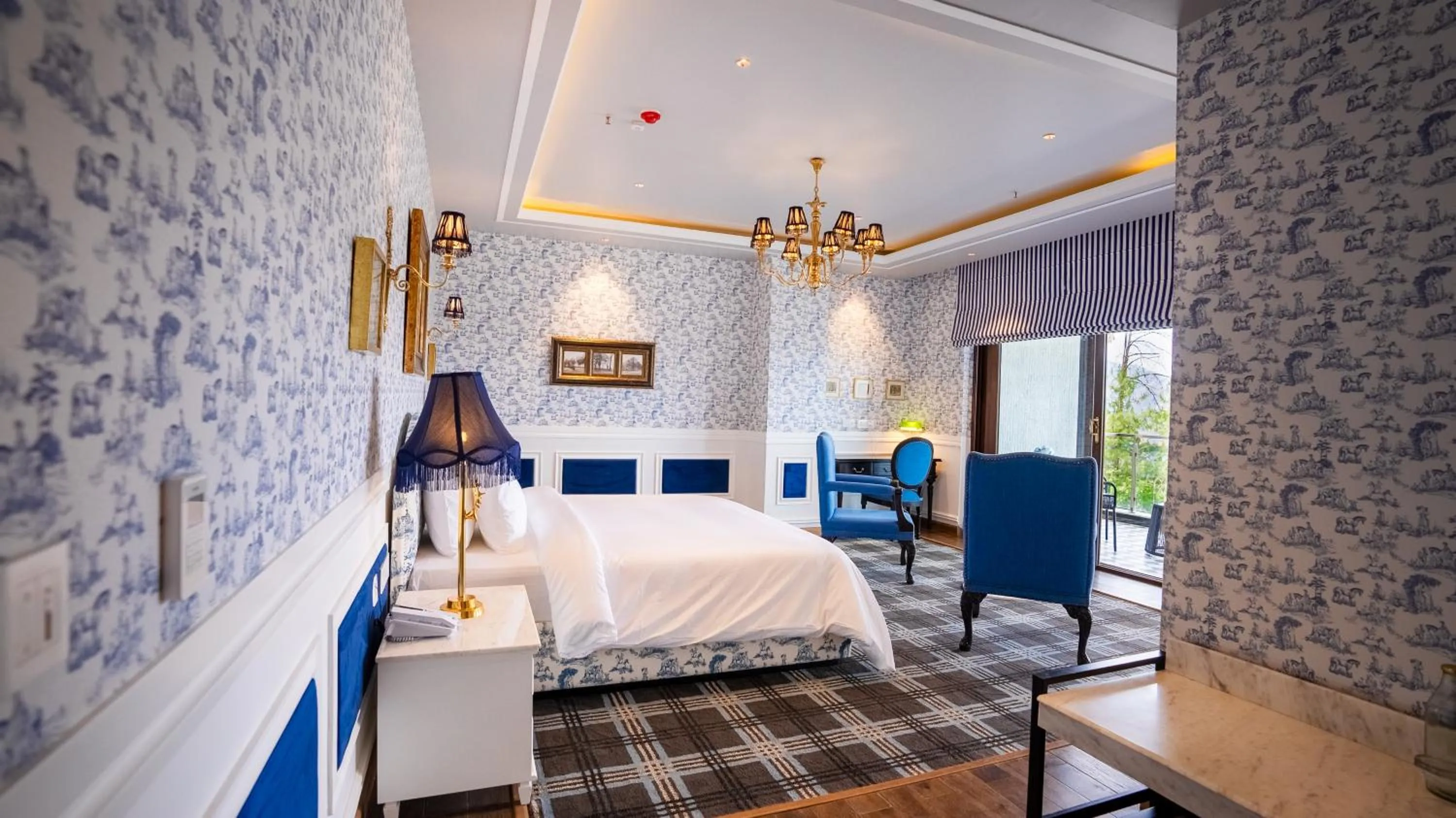 Bed in The Manor Sports and Wellness Hotel