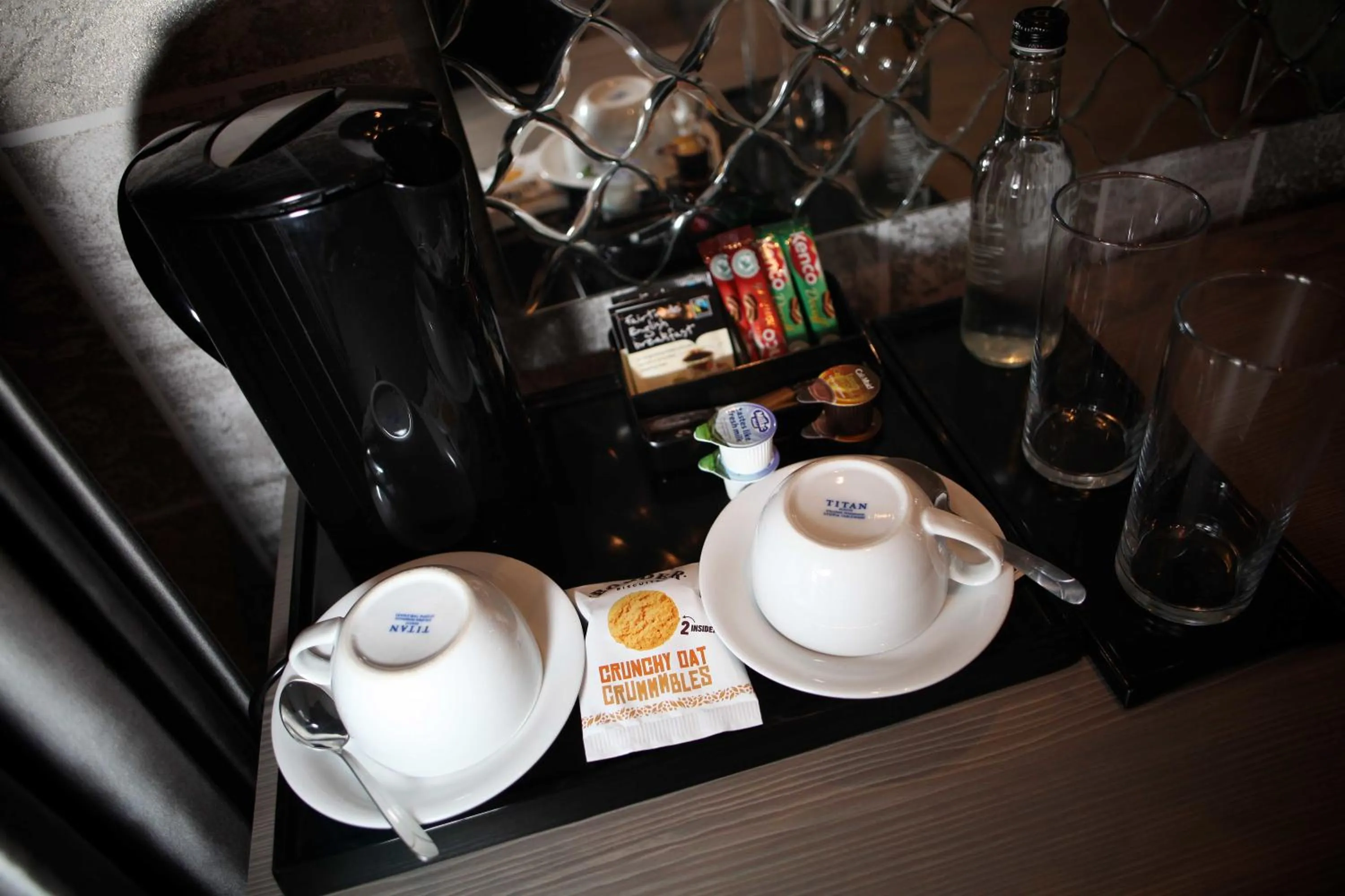 Food and drinks in The Eccleston Hotel; BW Signature Collection