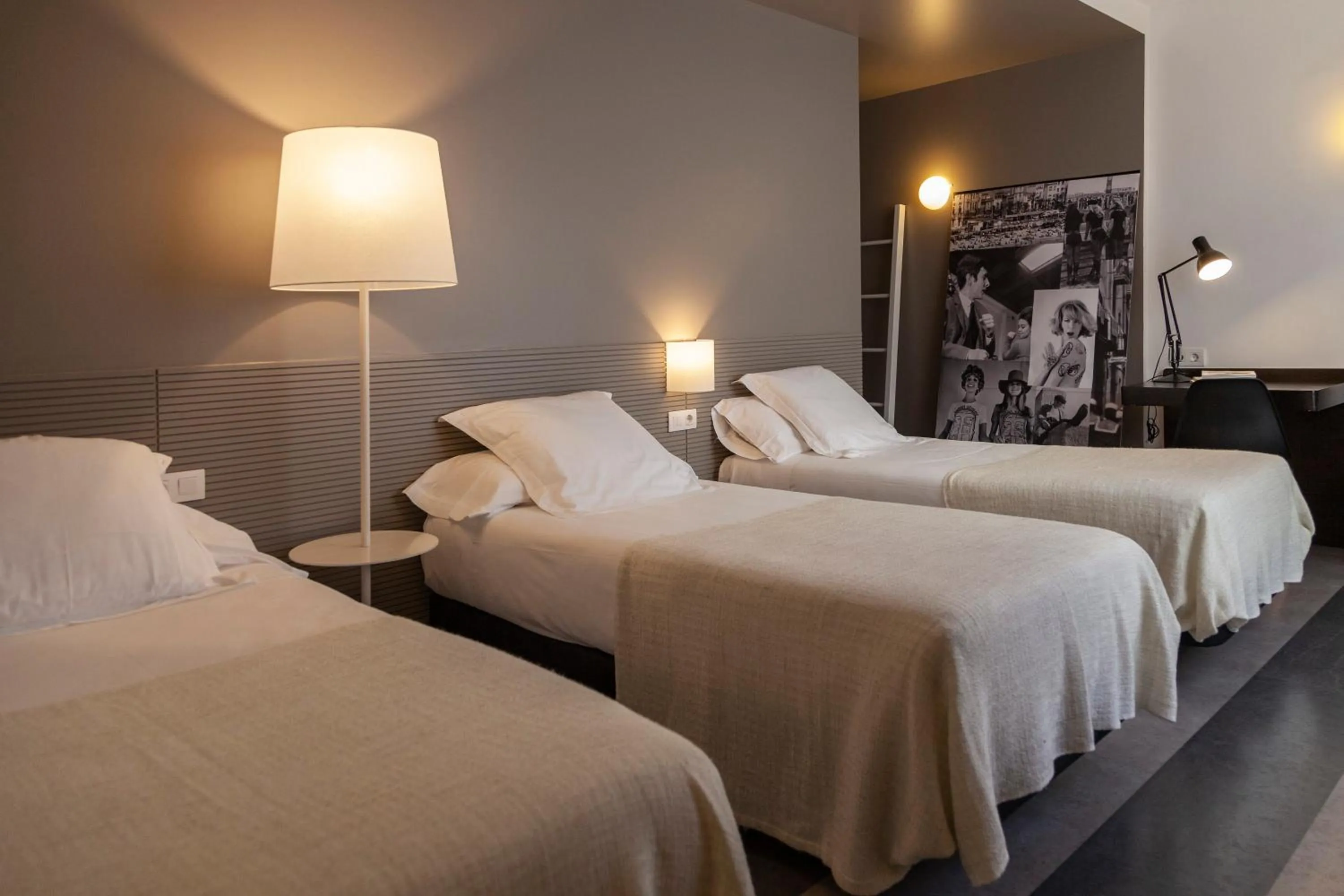 Bedroom, Bed in Sixties Ramblas