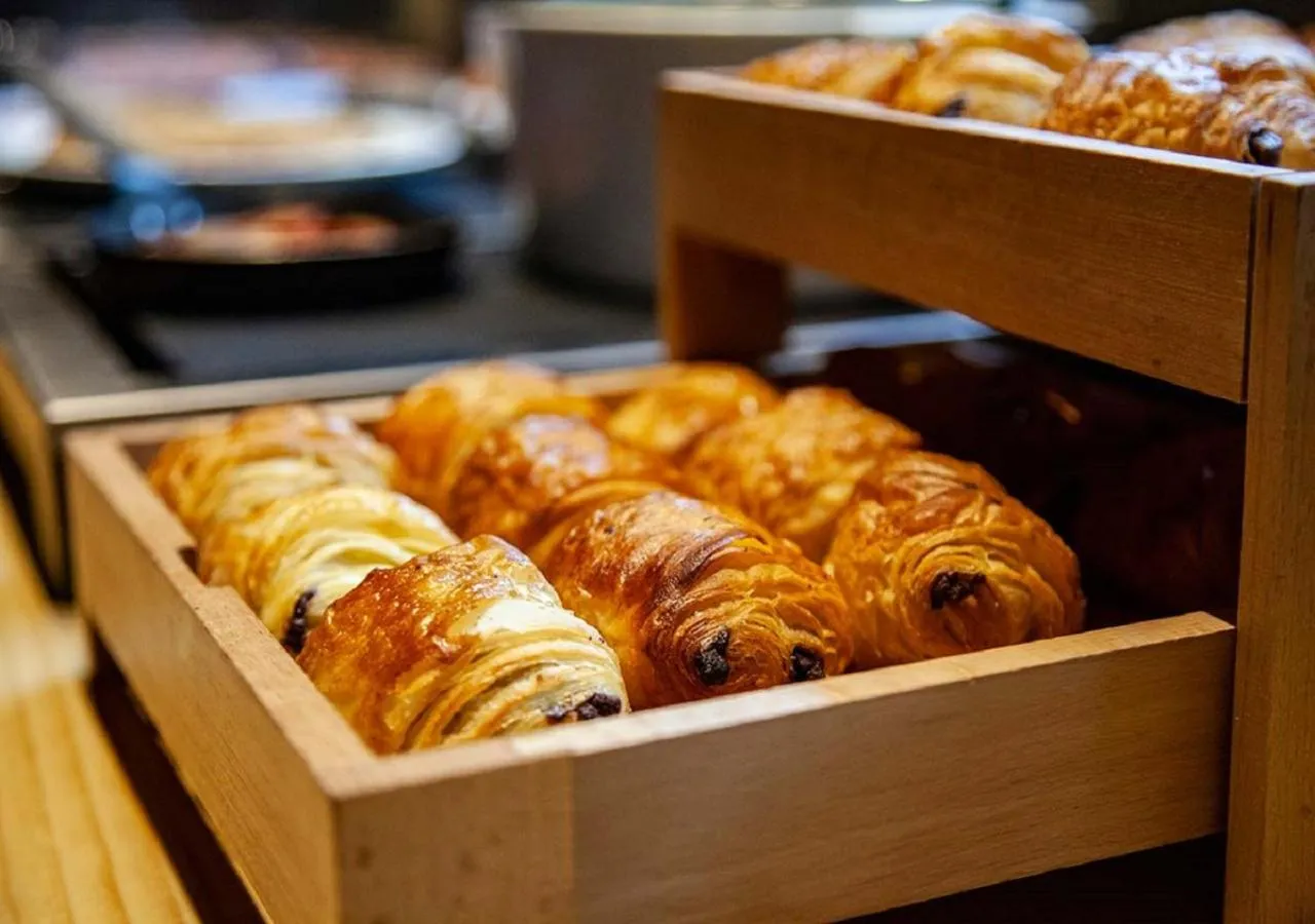 Buffet breakfast in Sixties Ramblas