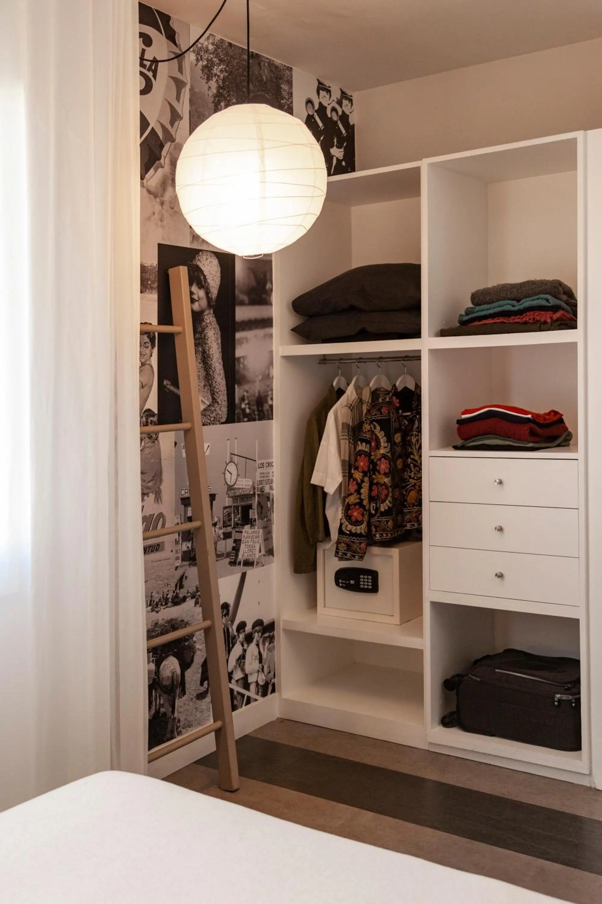 bunk bed in Sixties Ramblas