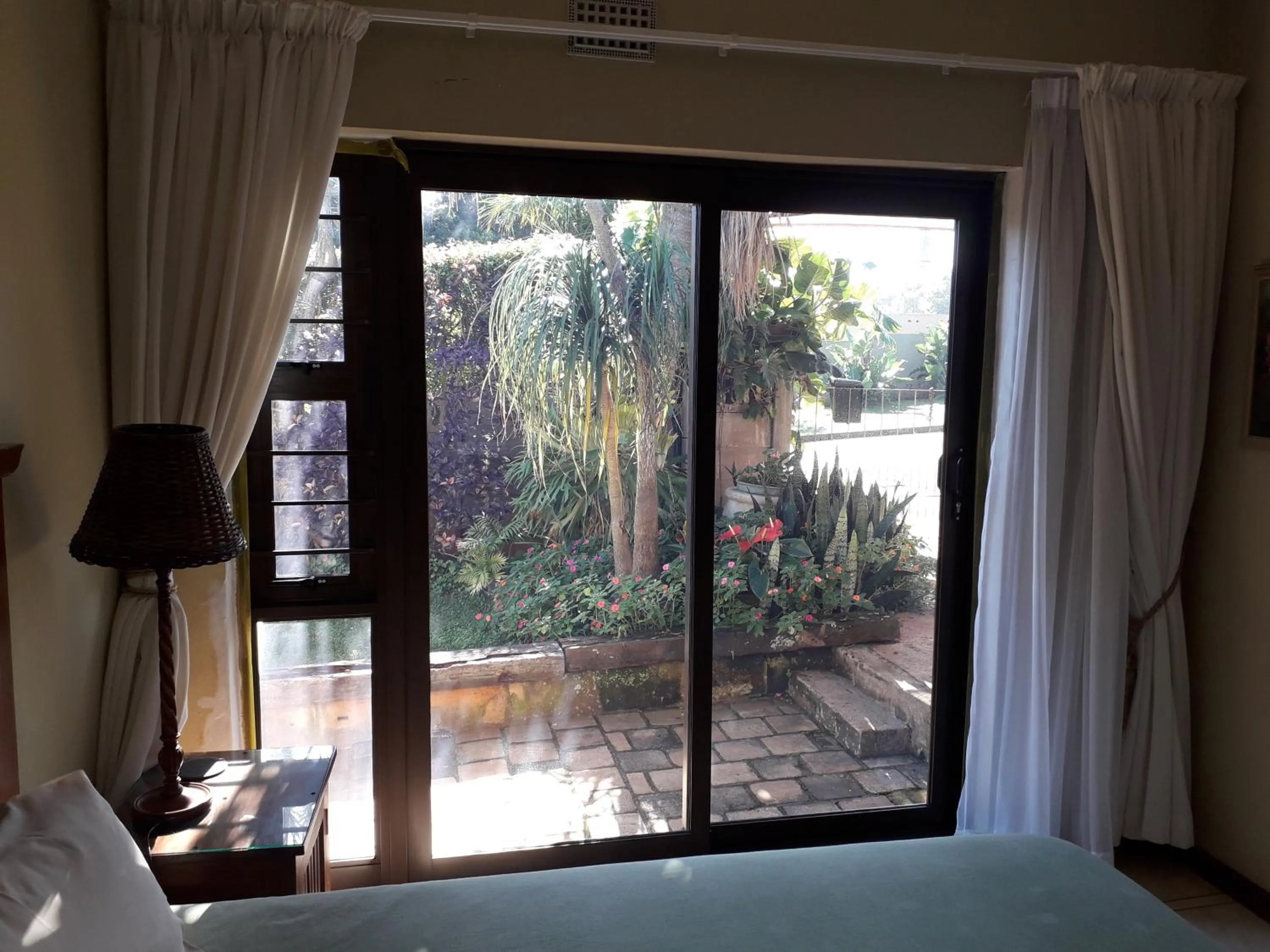 Garden, Bed in Birdcage B&B