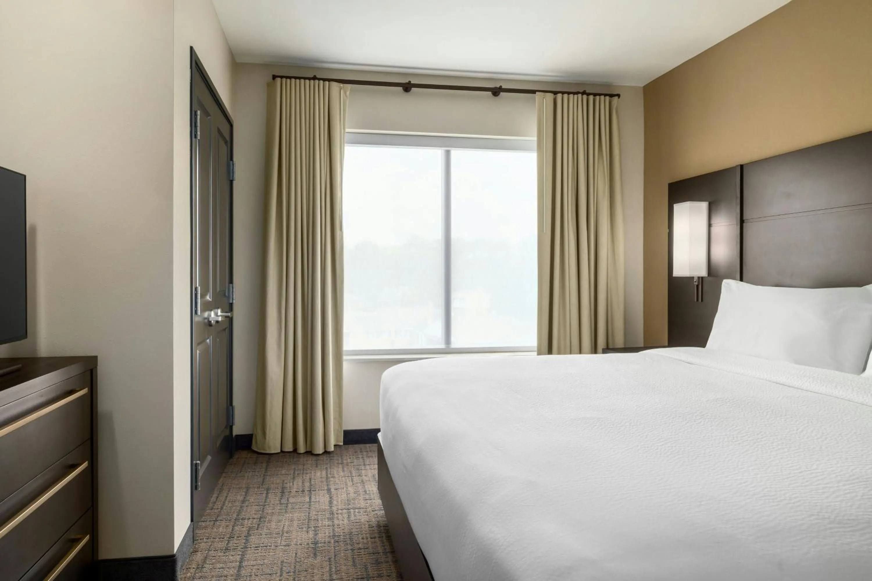 Photo of the whole room, Bed in Residence Inn Richmond Airport