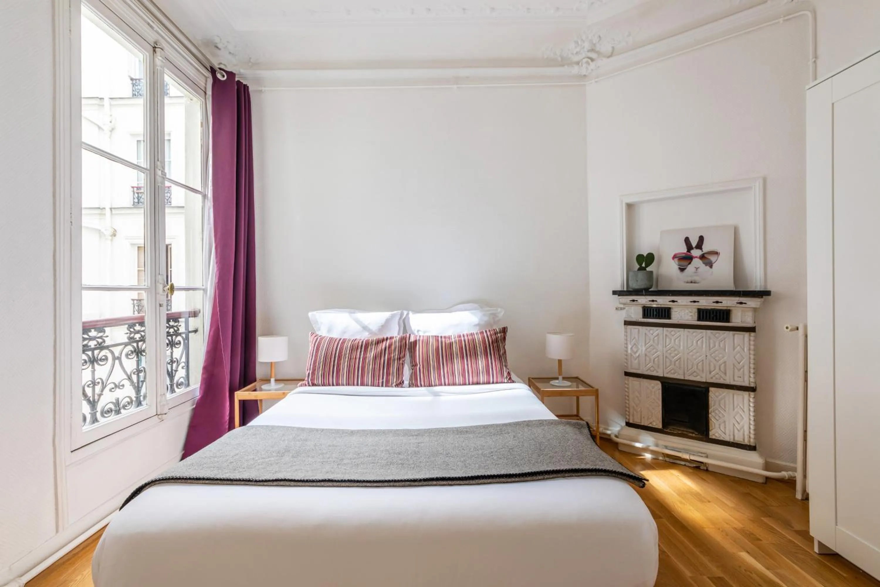 Bedroom, Bed in Appartements Bergère