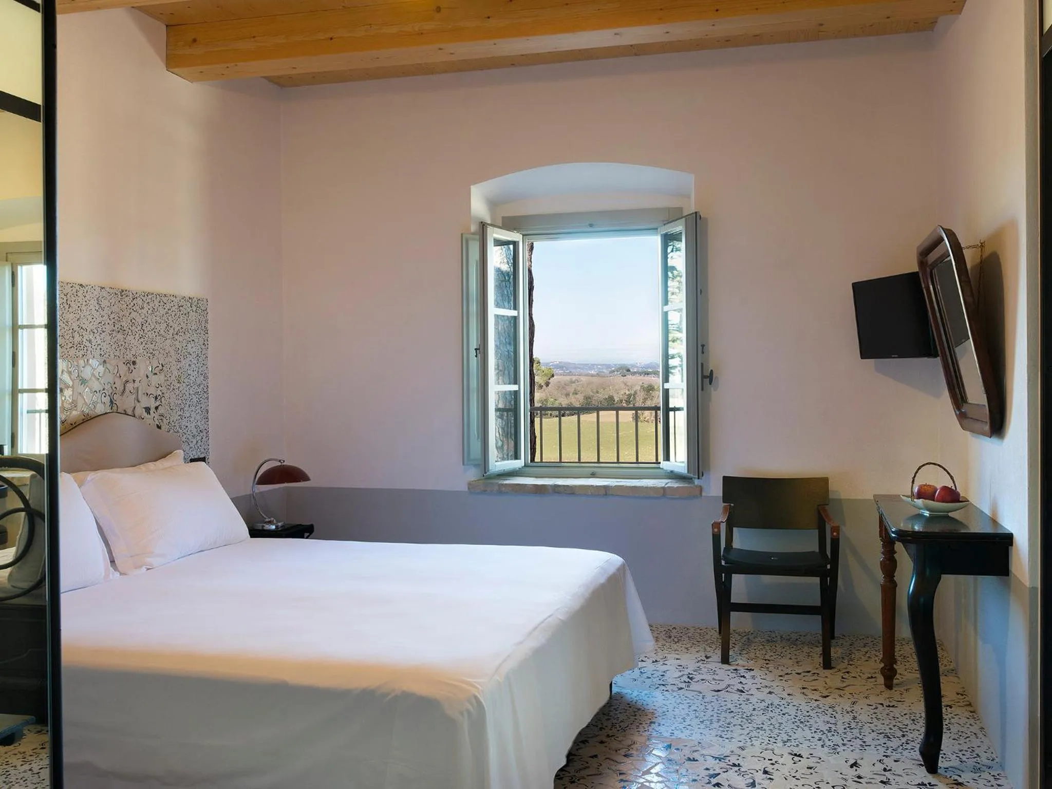 Photo of the whole room, Bed in I Casali del Pino