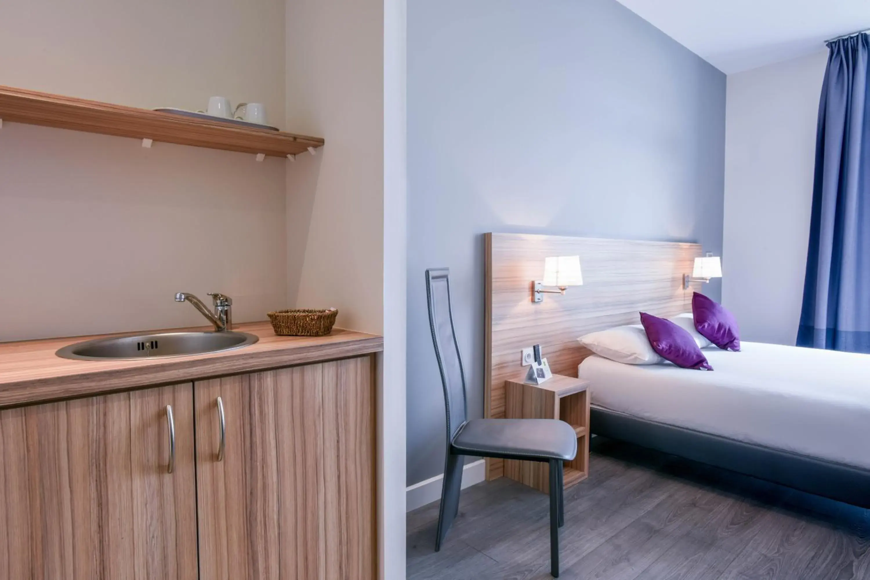 Double Room - Disability Access in Logis Hôtels Gnàc é Pause Double Room - Disability Access in Logis Hôtels Gnàc é Pause