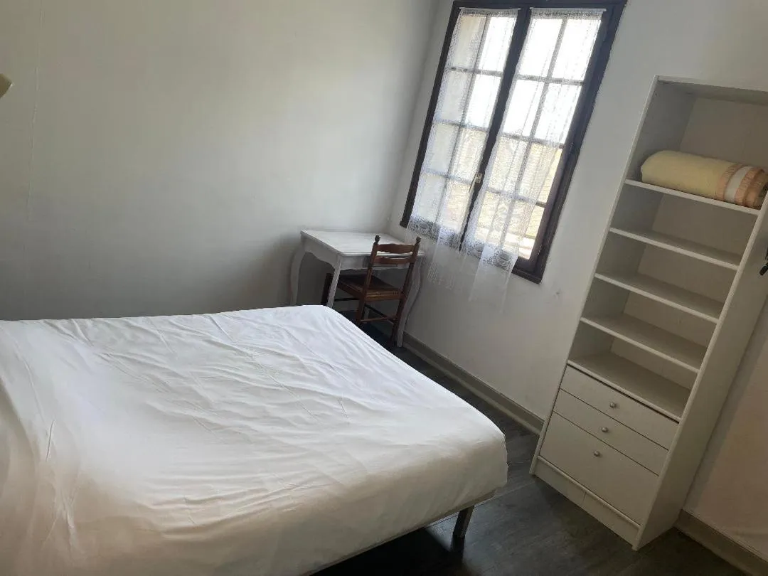 Bed in Hotel Restaurant L'Escale